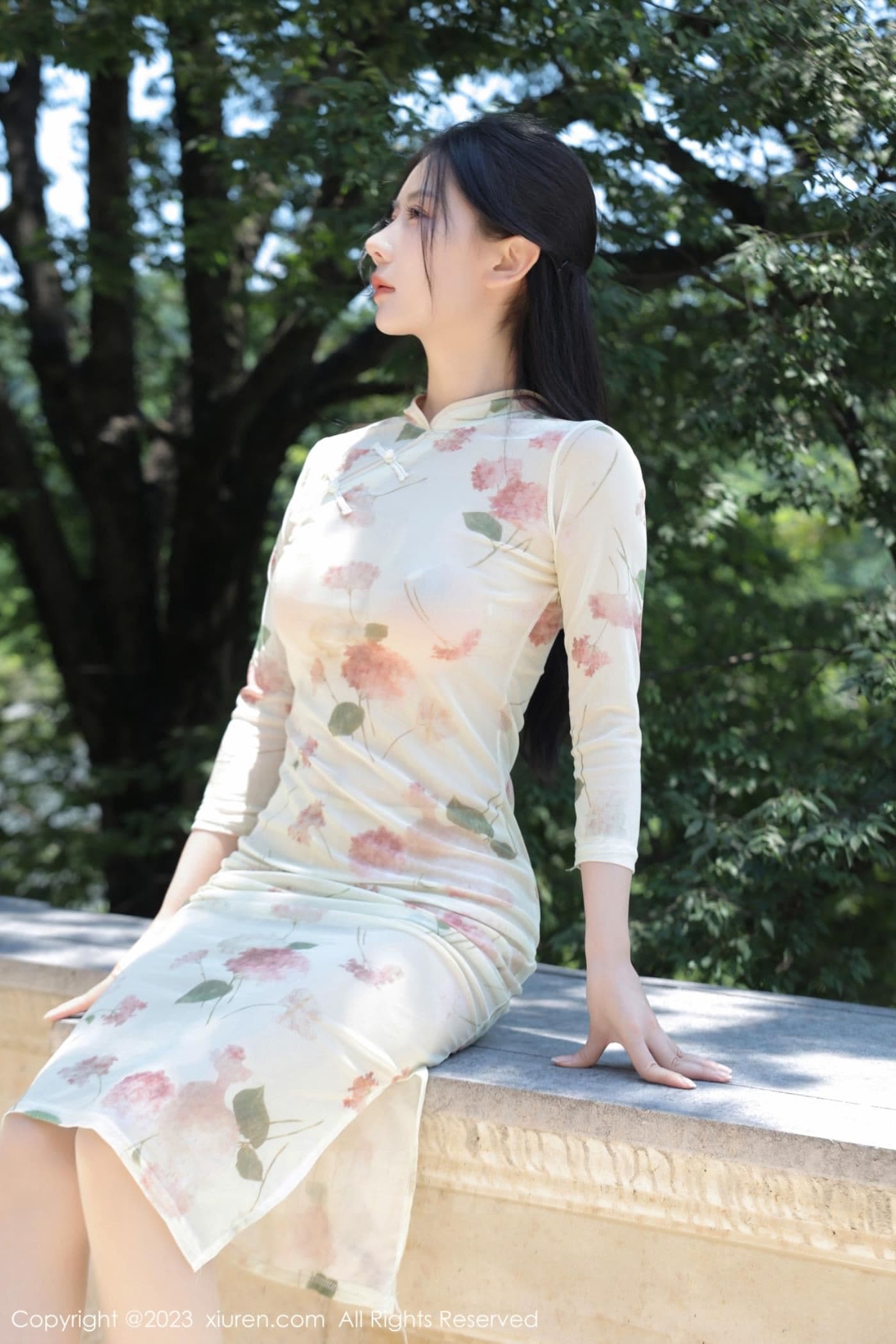 XiuRen秀人网 No.7168 尹甜甜 旗袍美腿
