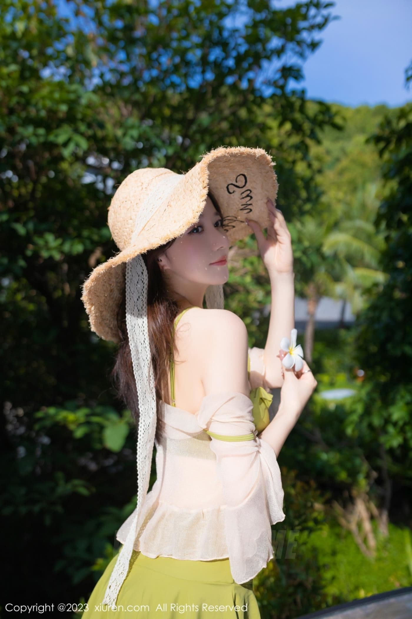 XiuRen秀人网 No.7189 鱼子酱Fish 户外美腿