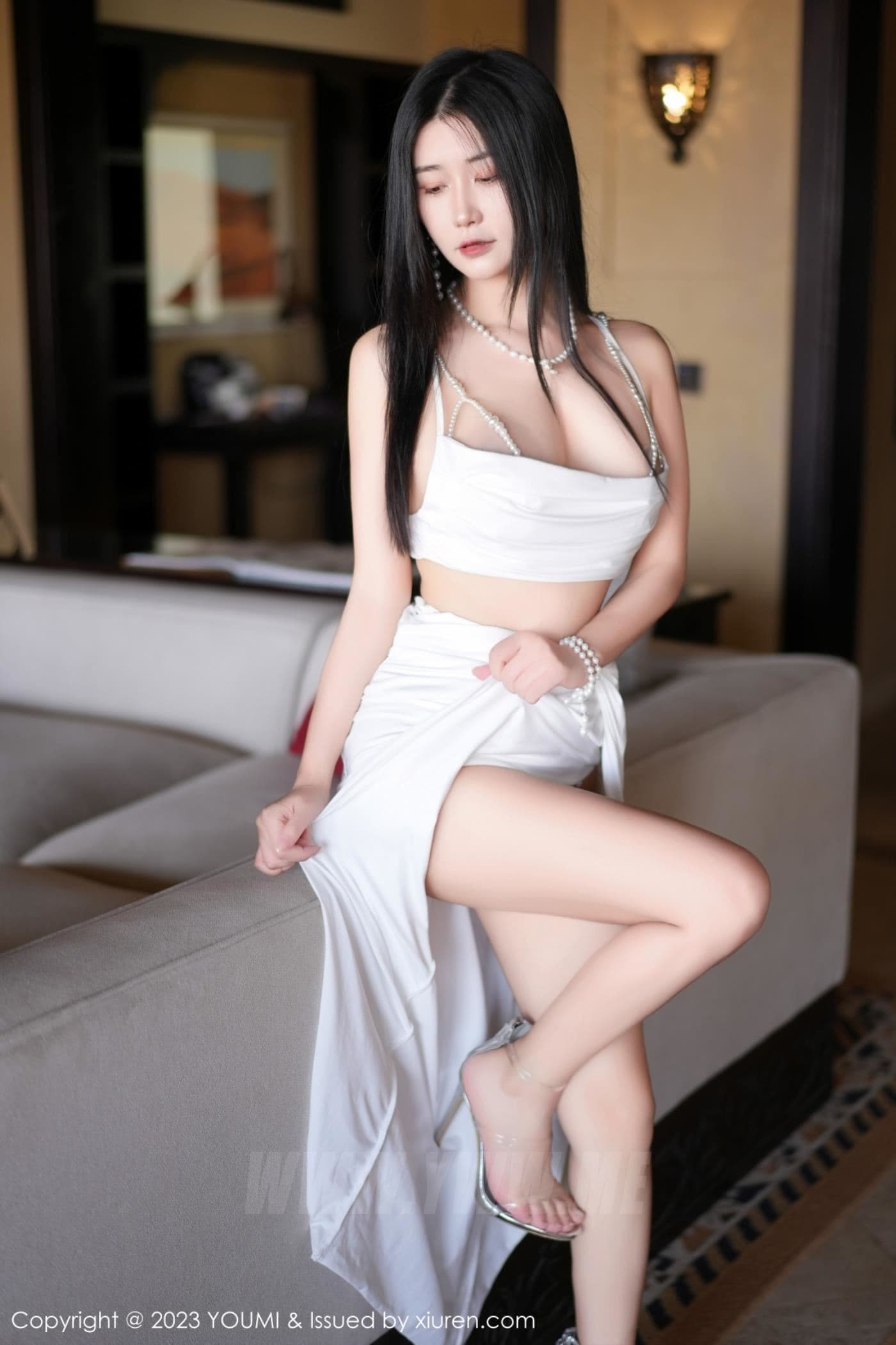 YOUMI尤蜜荟 VOL.971 laura阿姣 长裙美腿