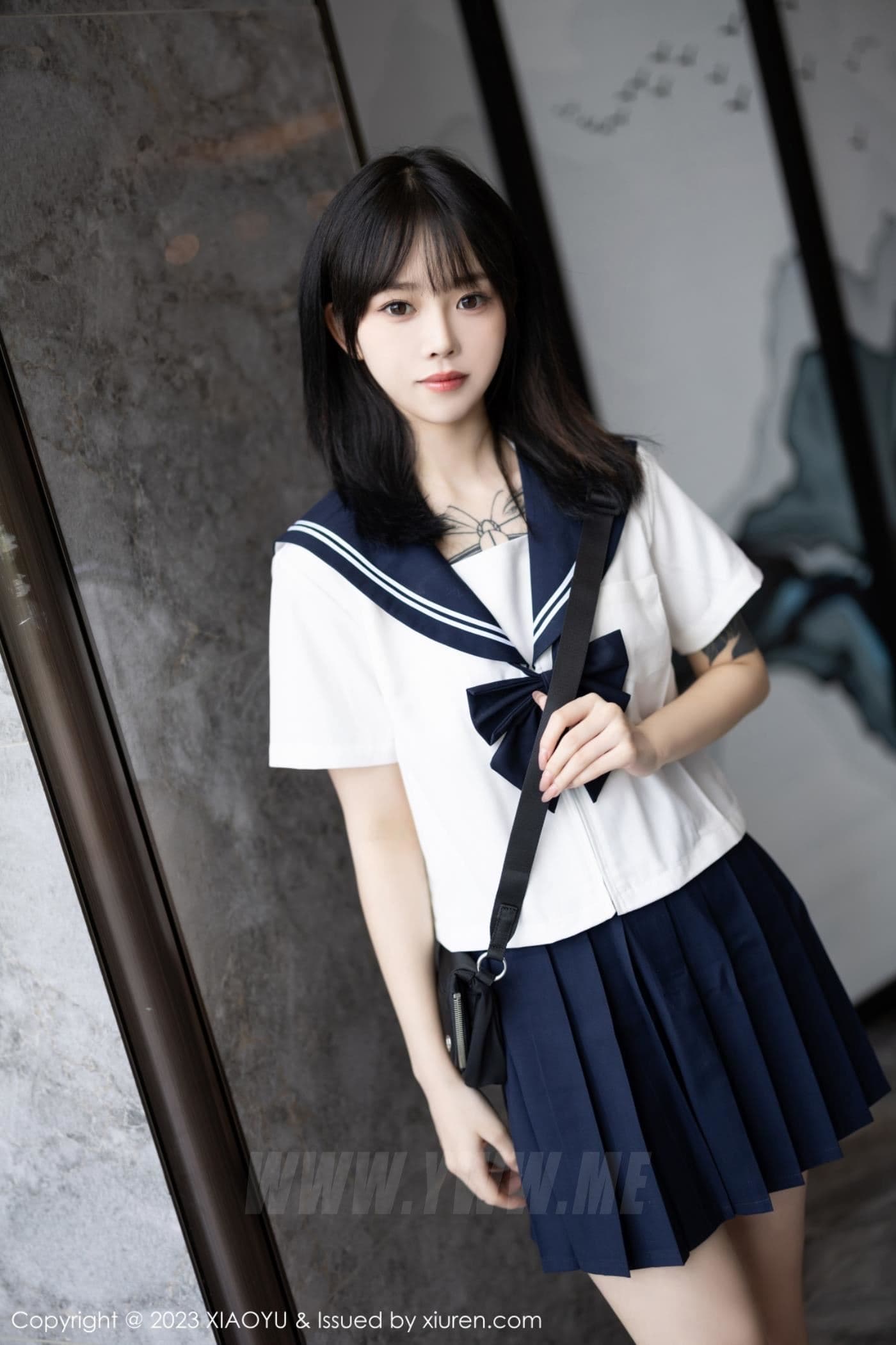 XIAOYU语画界 VOL.1087 奶瓶. 学生装美腿