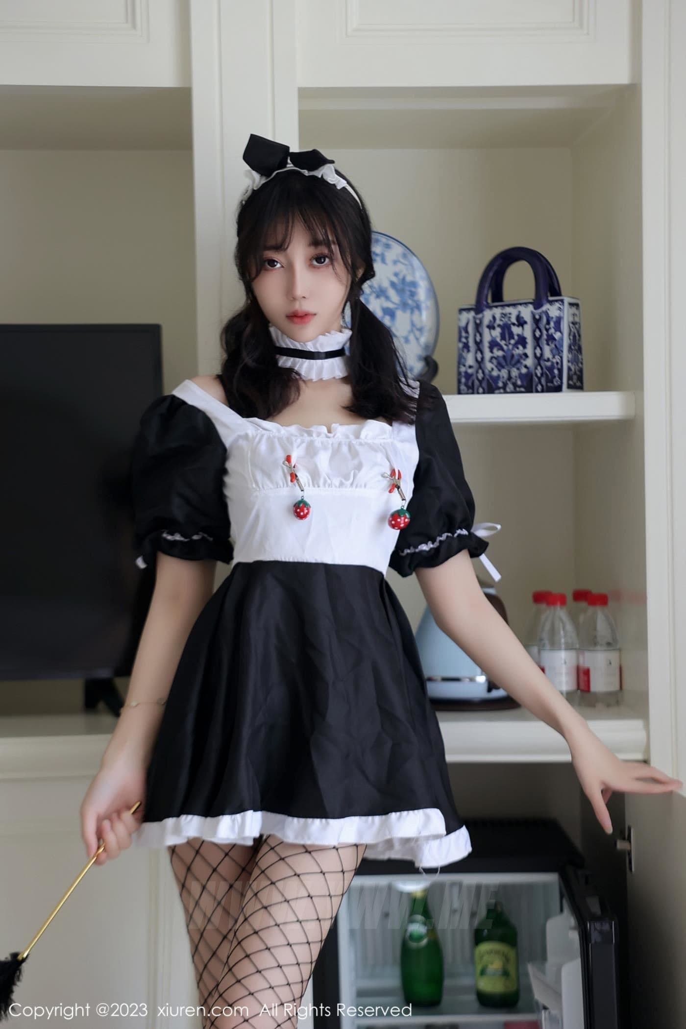 XiuRen秀人网 No.7217 玥儿玥er 女仆服美腿