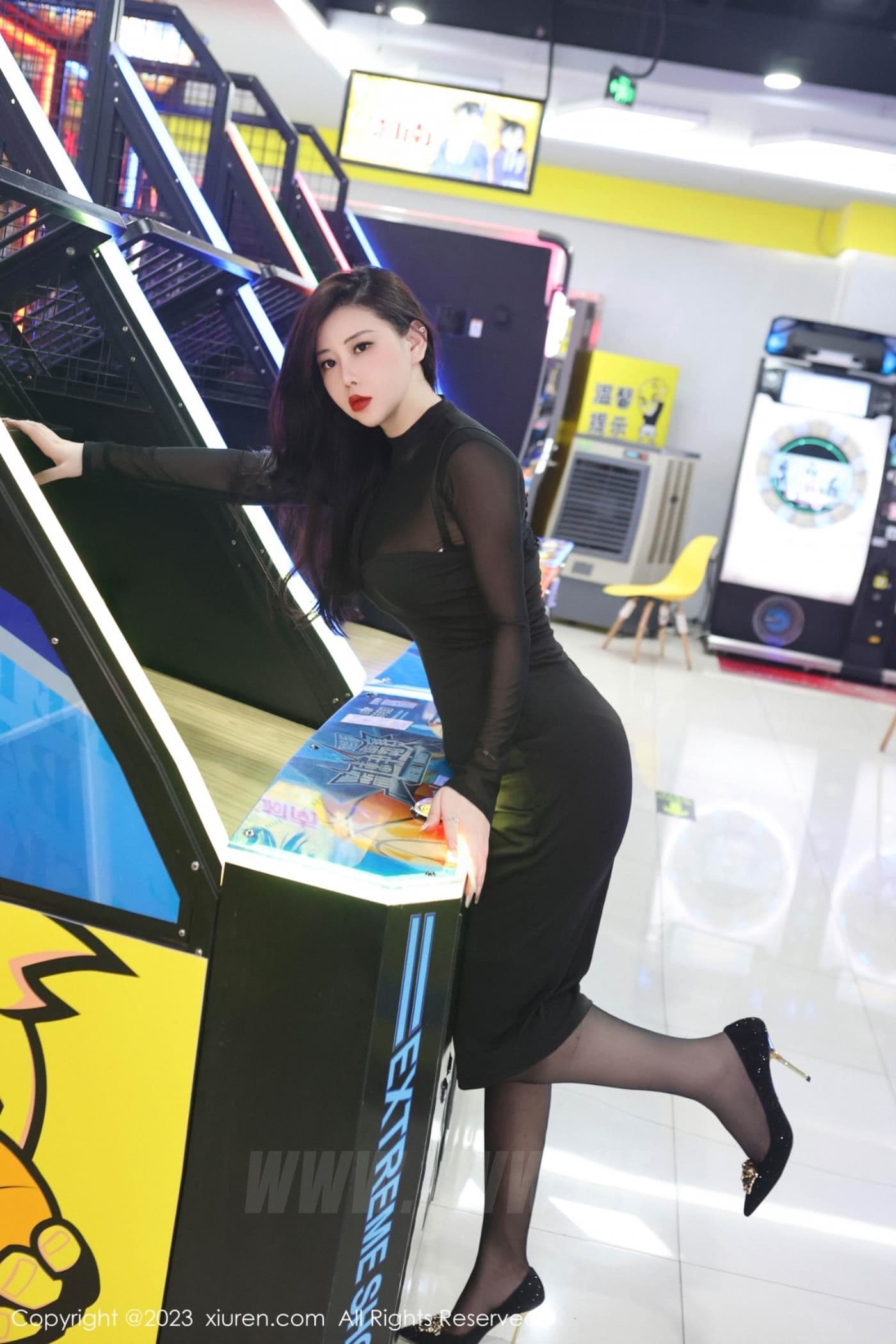 XiuRen秀人网 No.7230 王婉悠Queen 黑丝丰腴