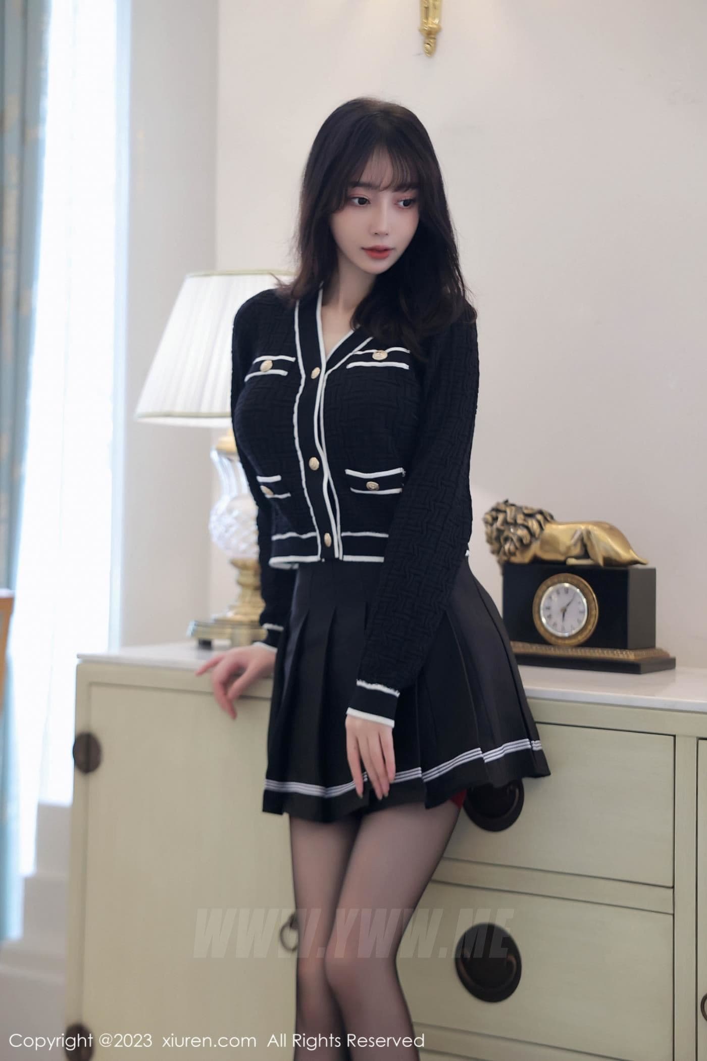 XiuRen秀人网 No.7287 玥儿玥er 黑丝美腿