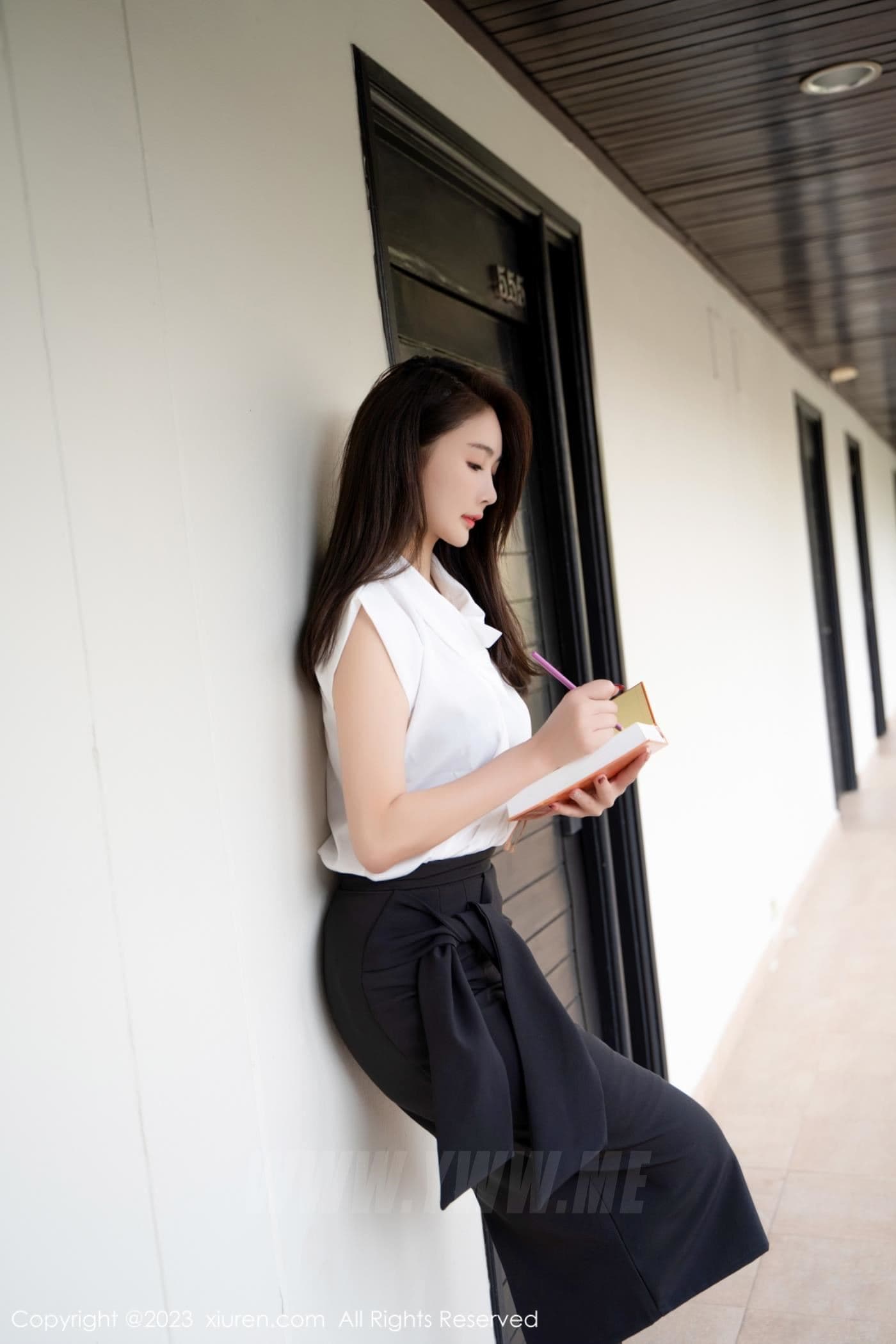 XiuRen秀人网 No.7270 summer宝宝 白领美腿
