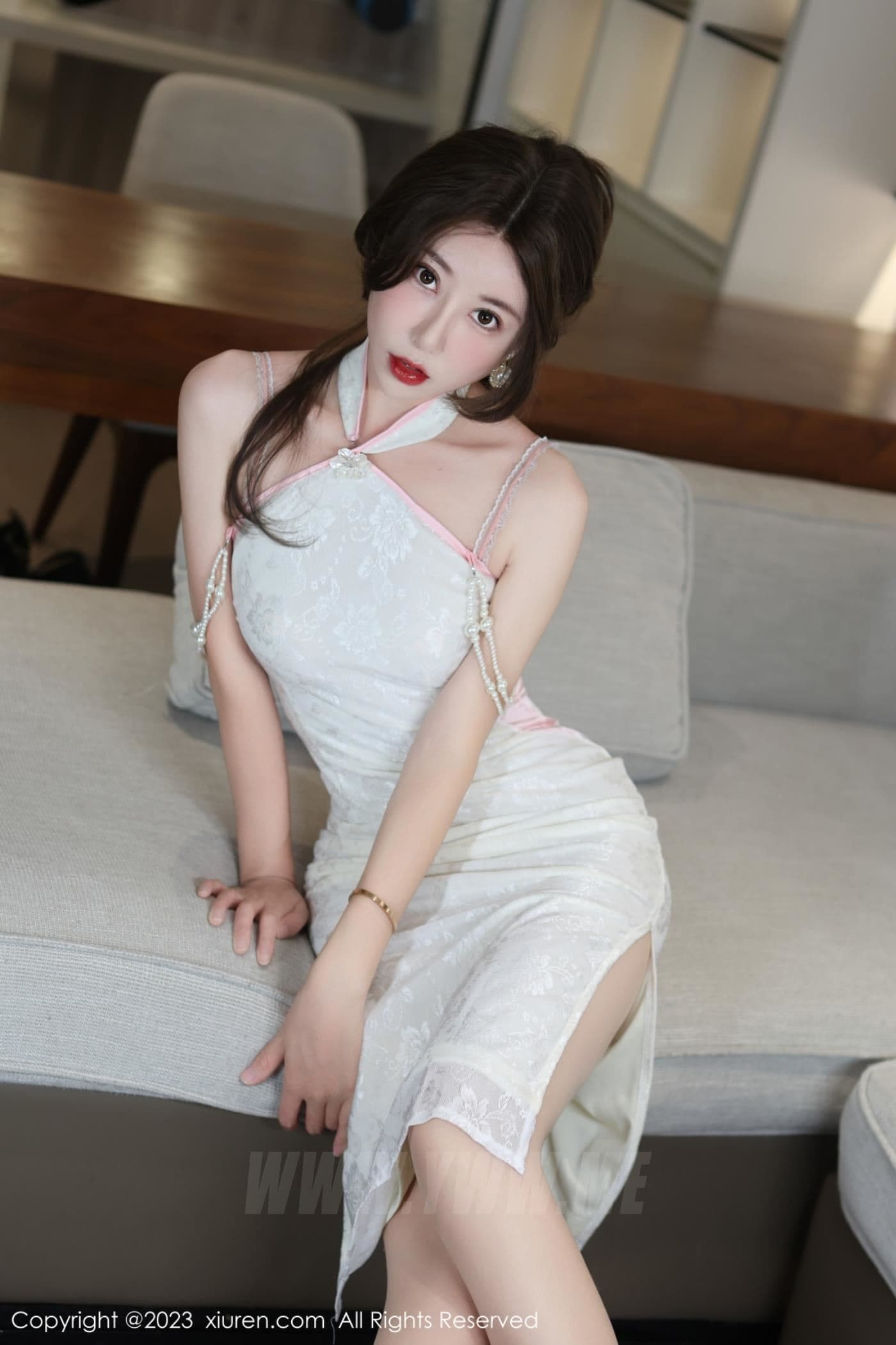 XiuRen秀人网 No.7334 白笑笑 新人美腿