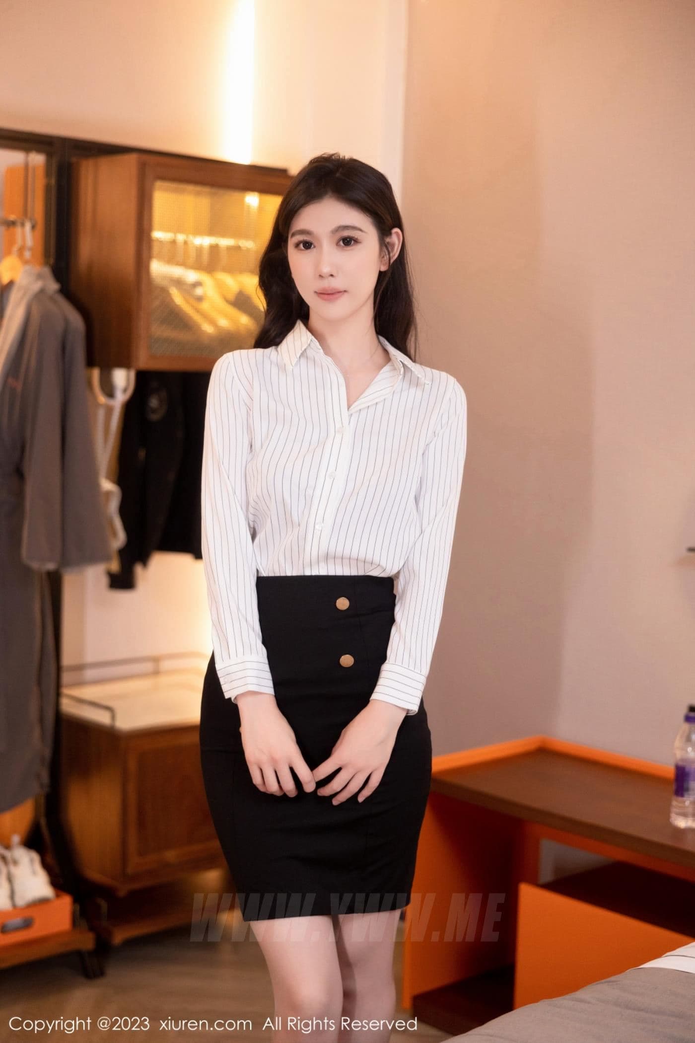 XiuRen秀人网 No.7335 李雅柔182CM 短裙美腿