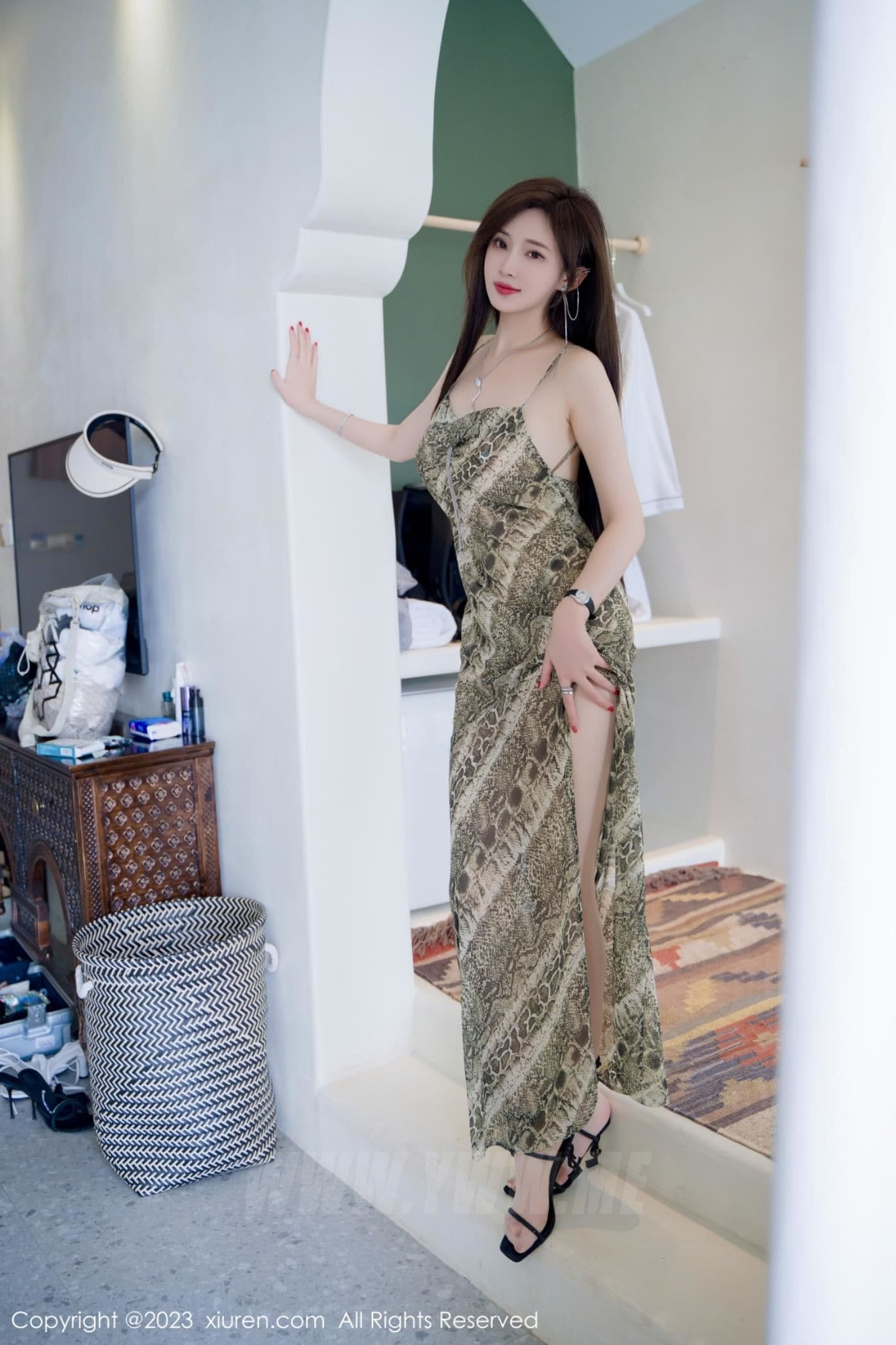 XiuRen秀人网 No.7339 Carol周妍希 长裙美臀