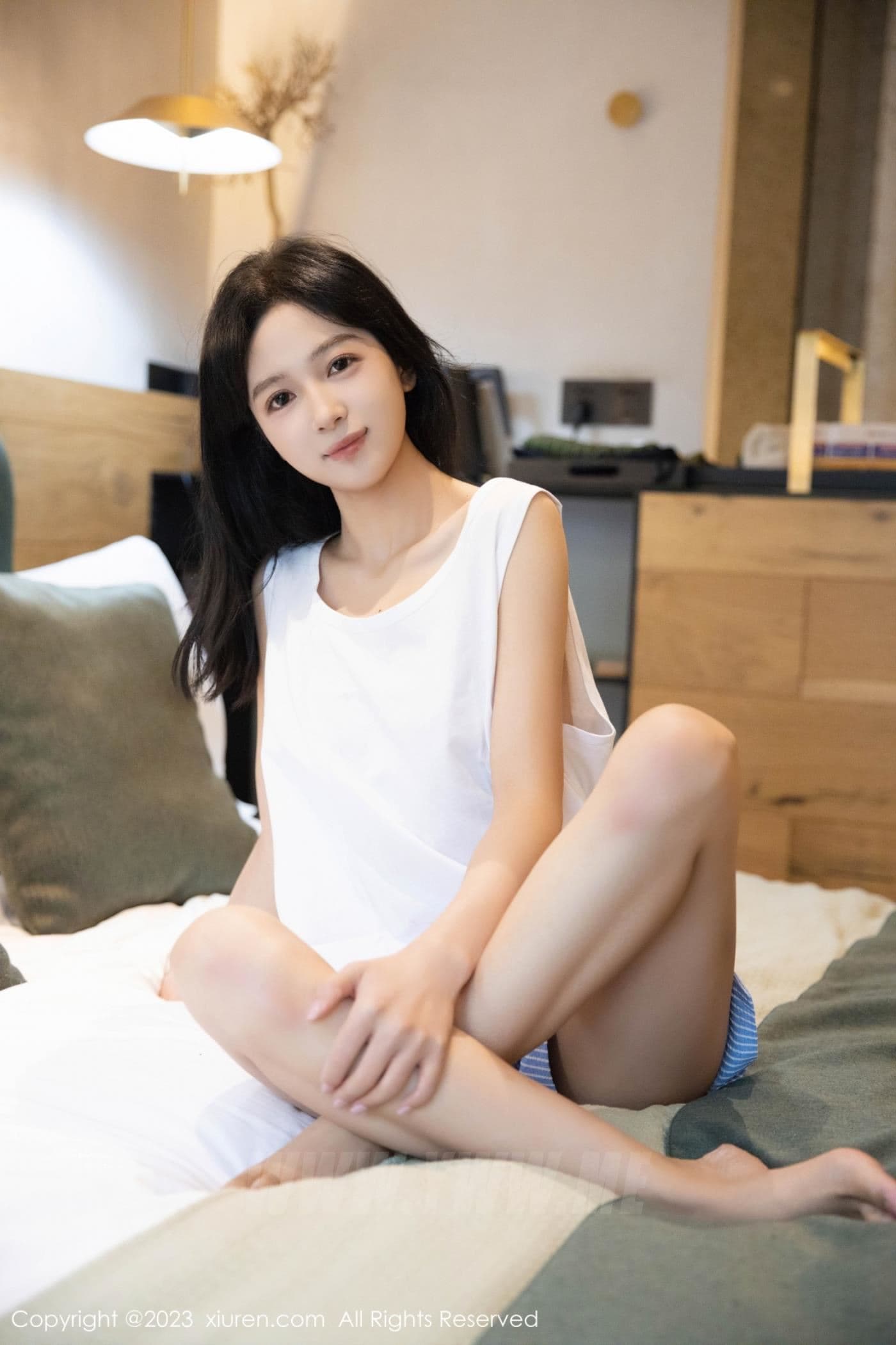 XiuRen秀人网 No.7375 糖豆sisi 清纯美腿