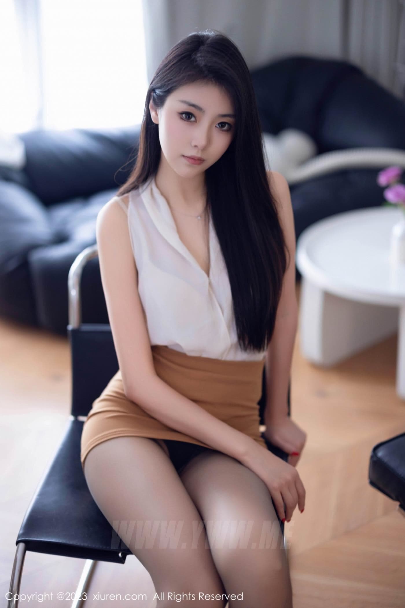 XiuRen秀人网 No.7387 可樂Vicky 黑丝美腿
