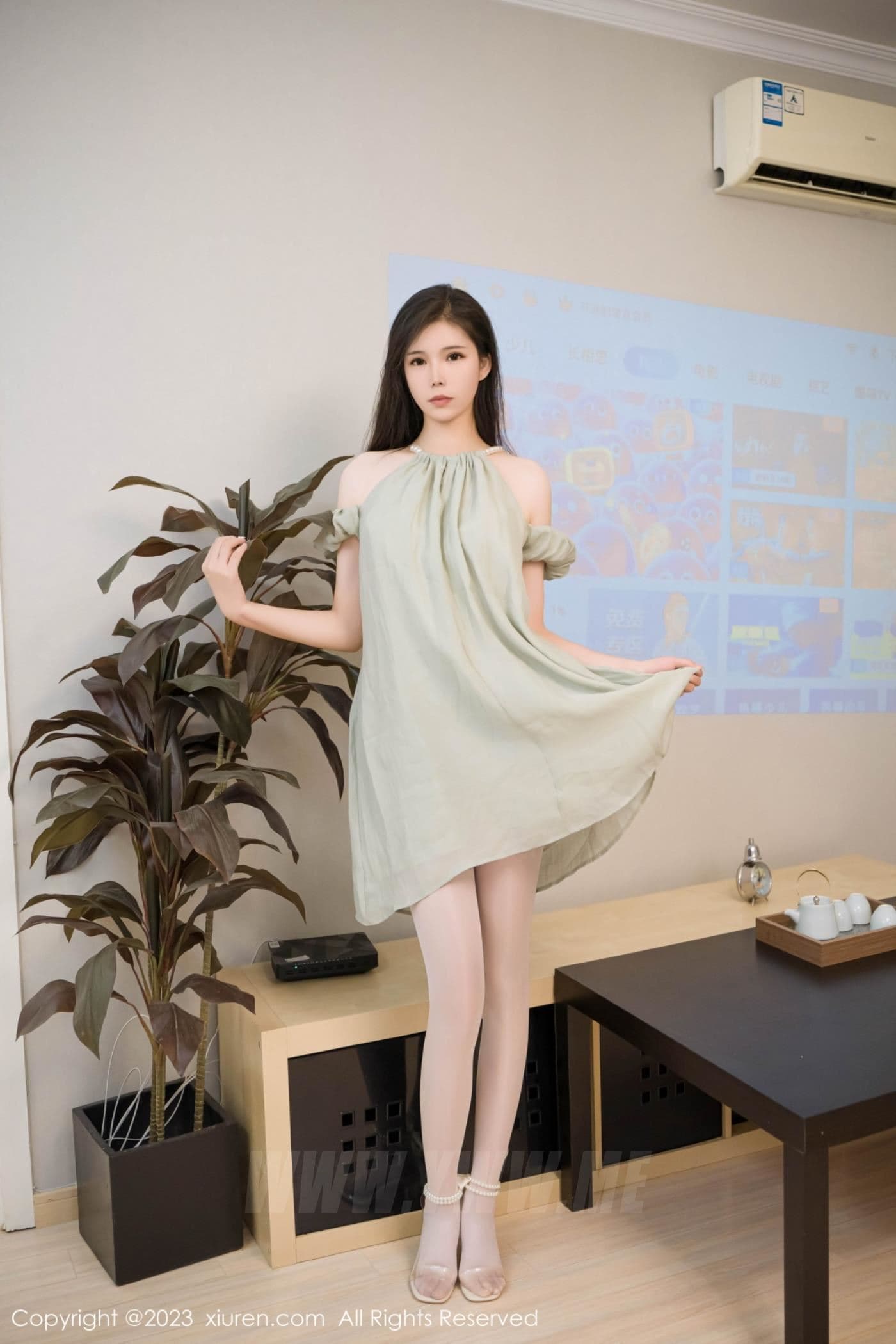 XiuRen秀人网 No.7378 雪糕CiCi 美腿丝袜