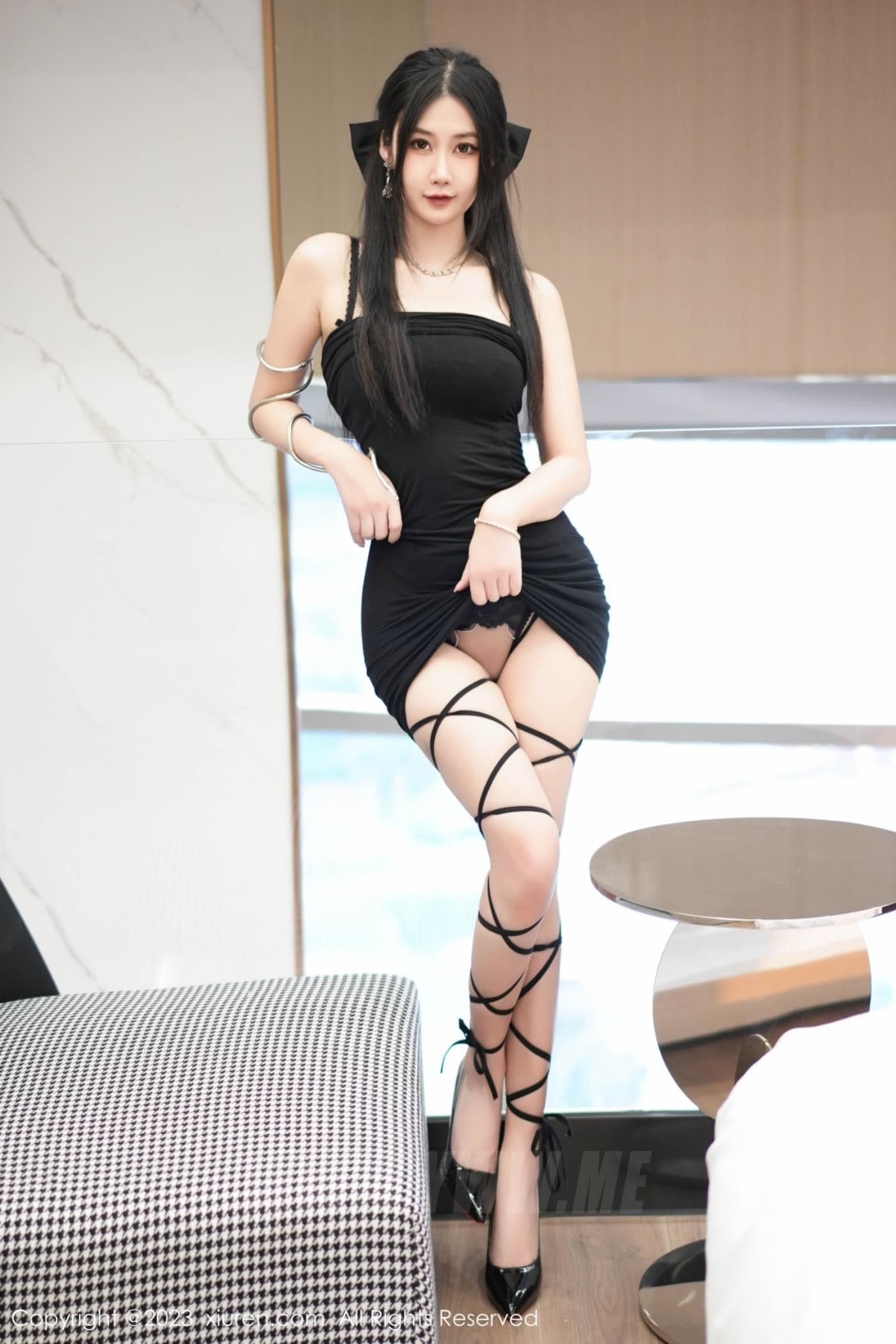 XiuRen秀人网 No.7394 laura阿姣 妩媚美腿