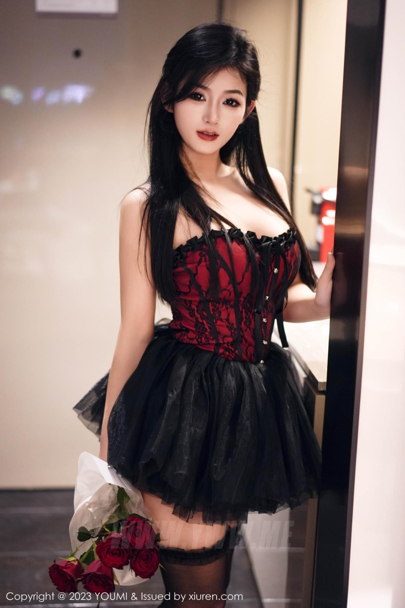 YOUMI尤蜜荟 VOL.991 谭小灵 黑丝美腿