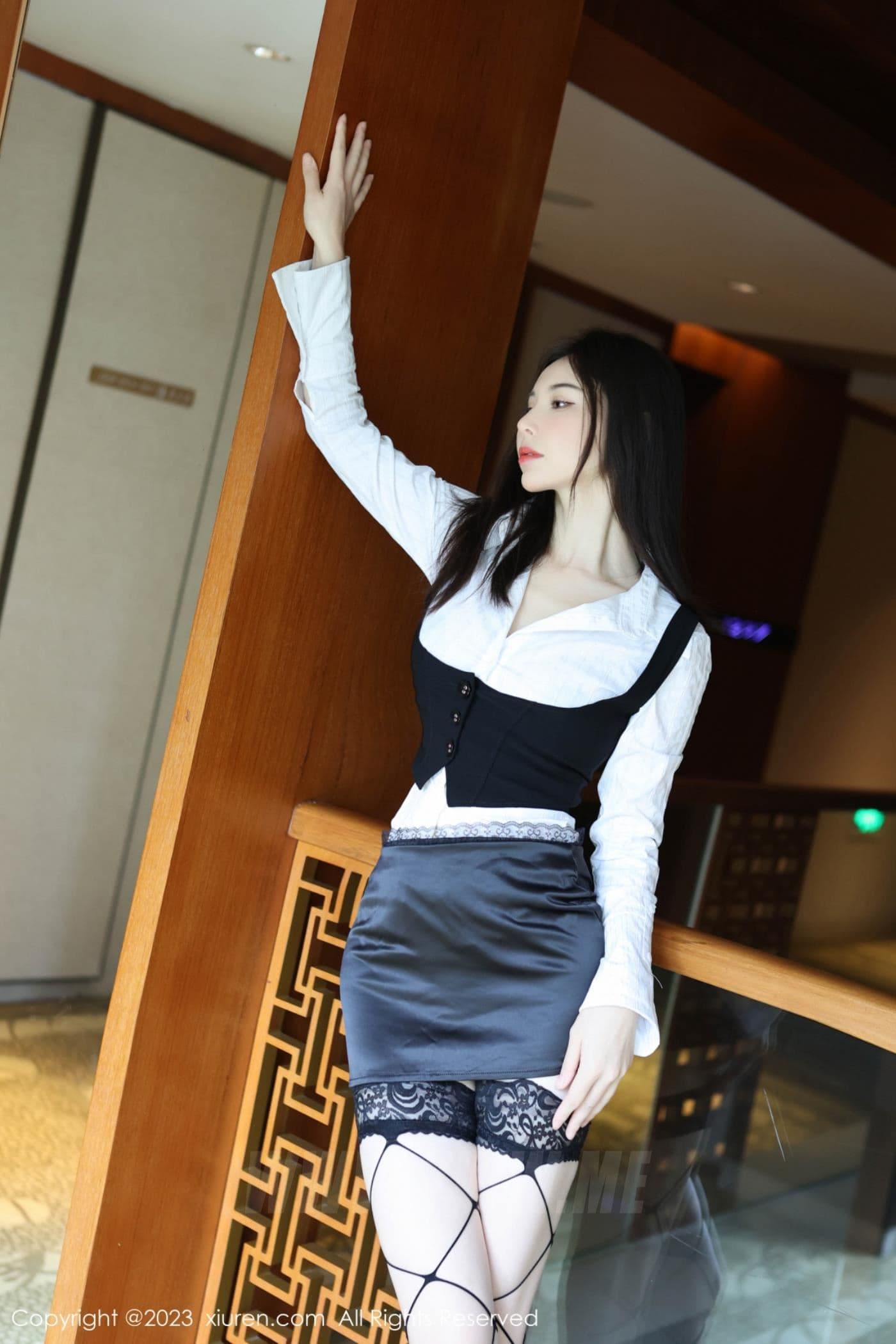 XiuRen秀人网 No.7525 曼柔 妩媚美腿