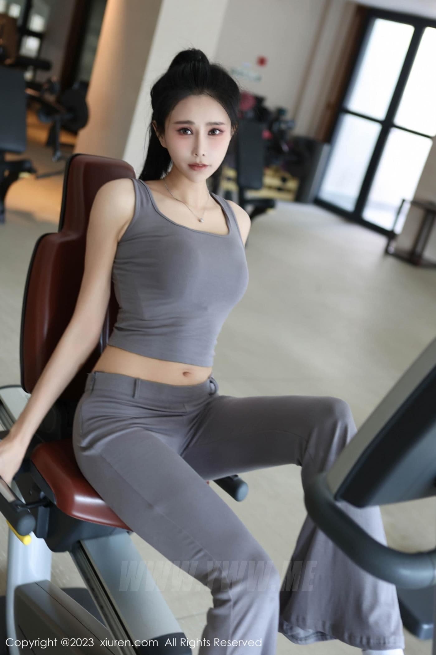 XiuRen秀人网 No.7512 草莓mm 运动美腿