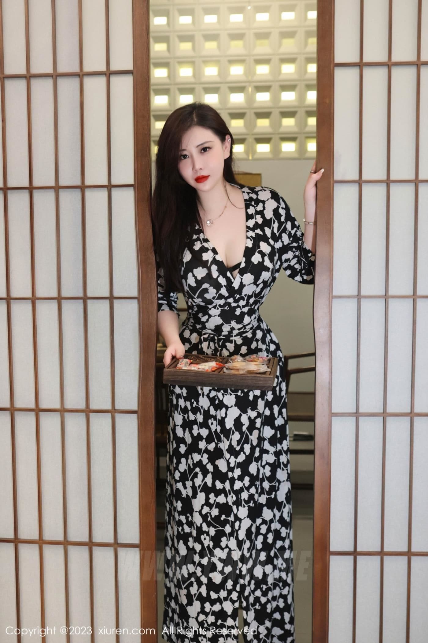 XiuRen秀人网 No.7548 王婉悠Queen 丰腴美臀