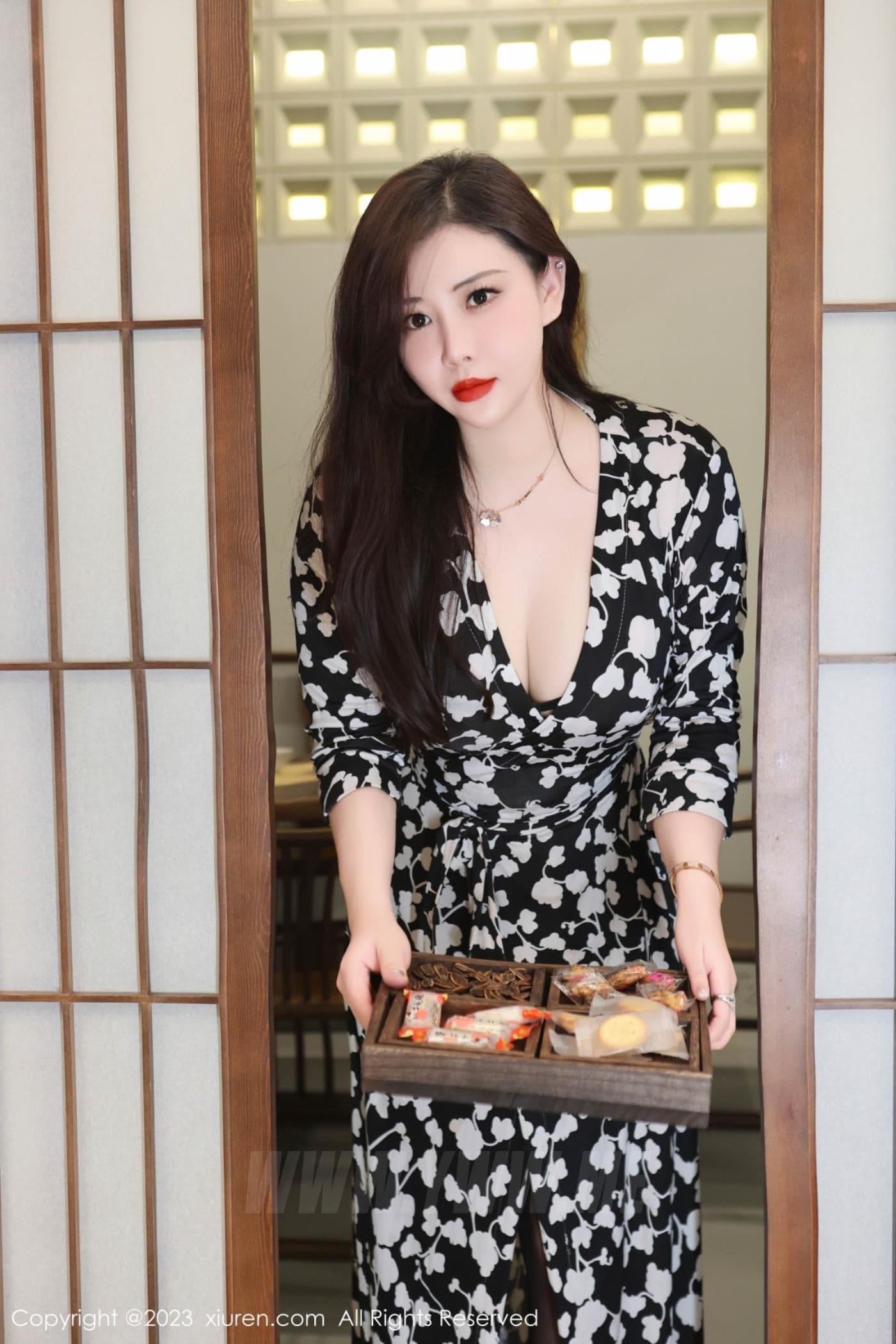 XiuRen秀人网 No.7548 王婉悠Queen 丰腴美臀