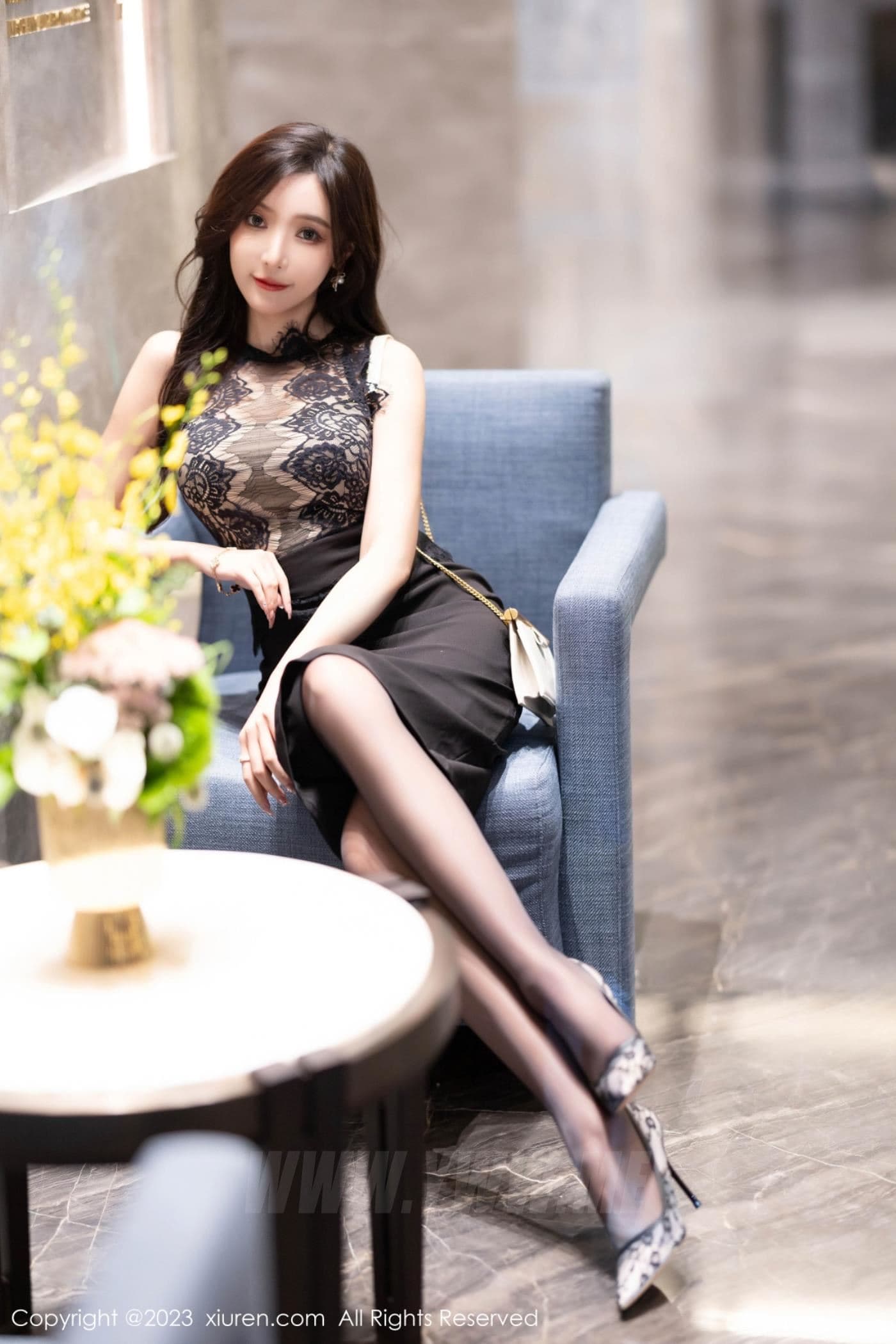 XiuRen秀人网 No.7568 王馨瑶yanni 黑丝美腿