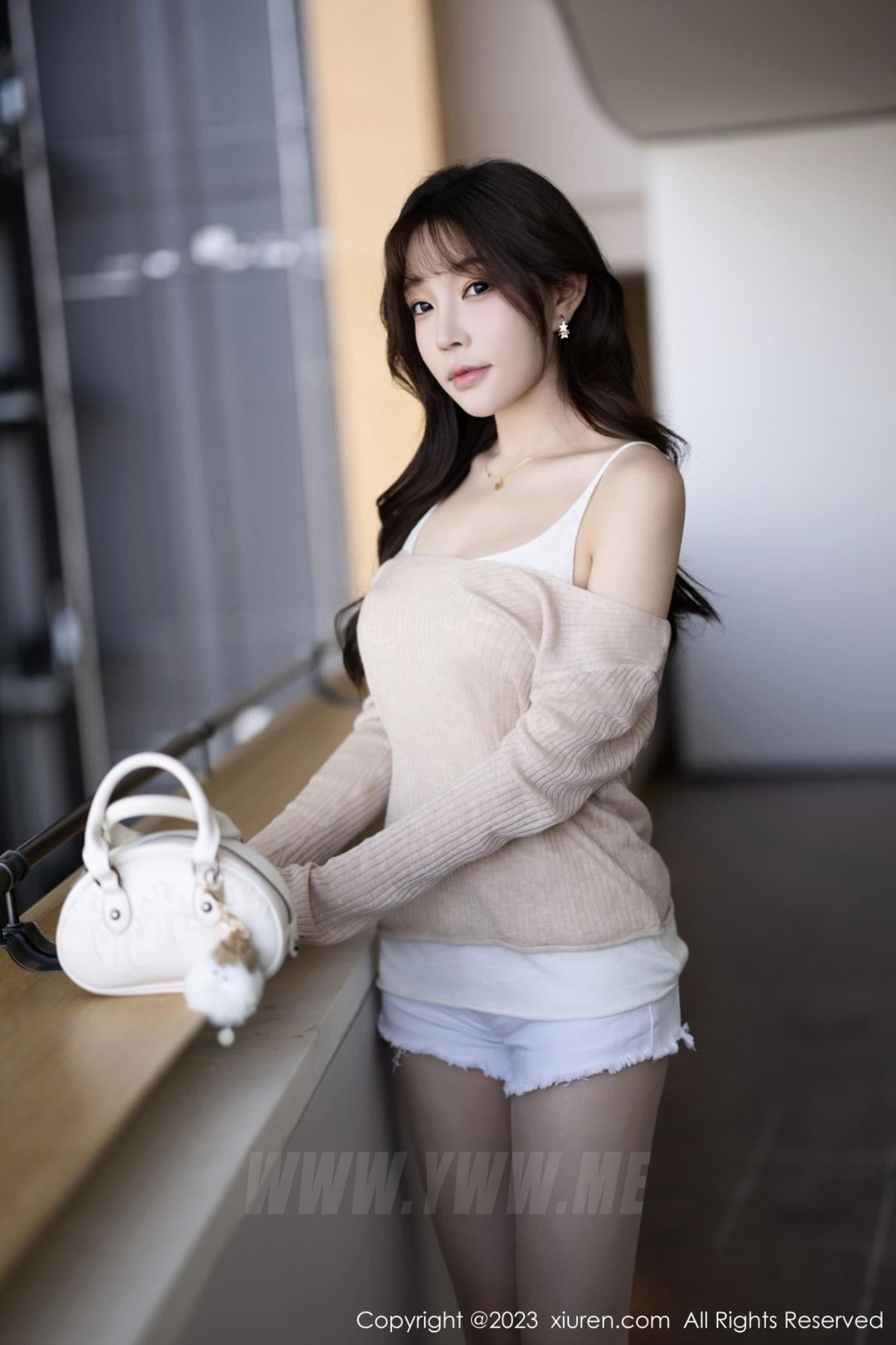 XiuRen秀人网 No.7647 徐莉芝Booty 丝袜美腿