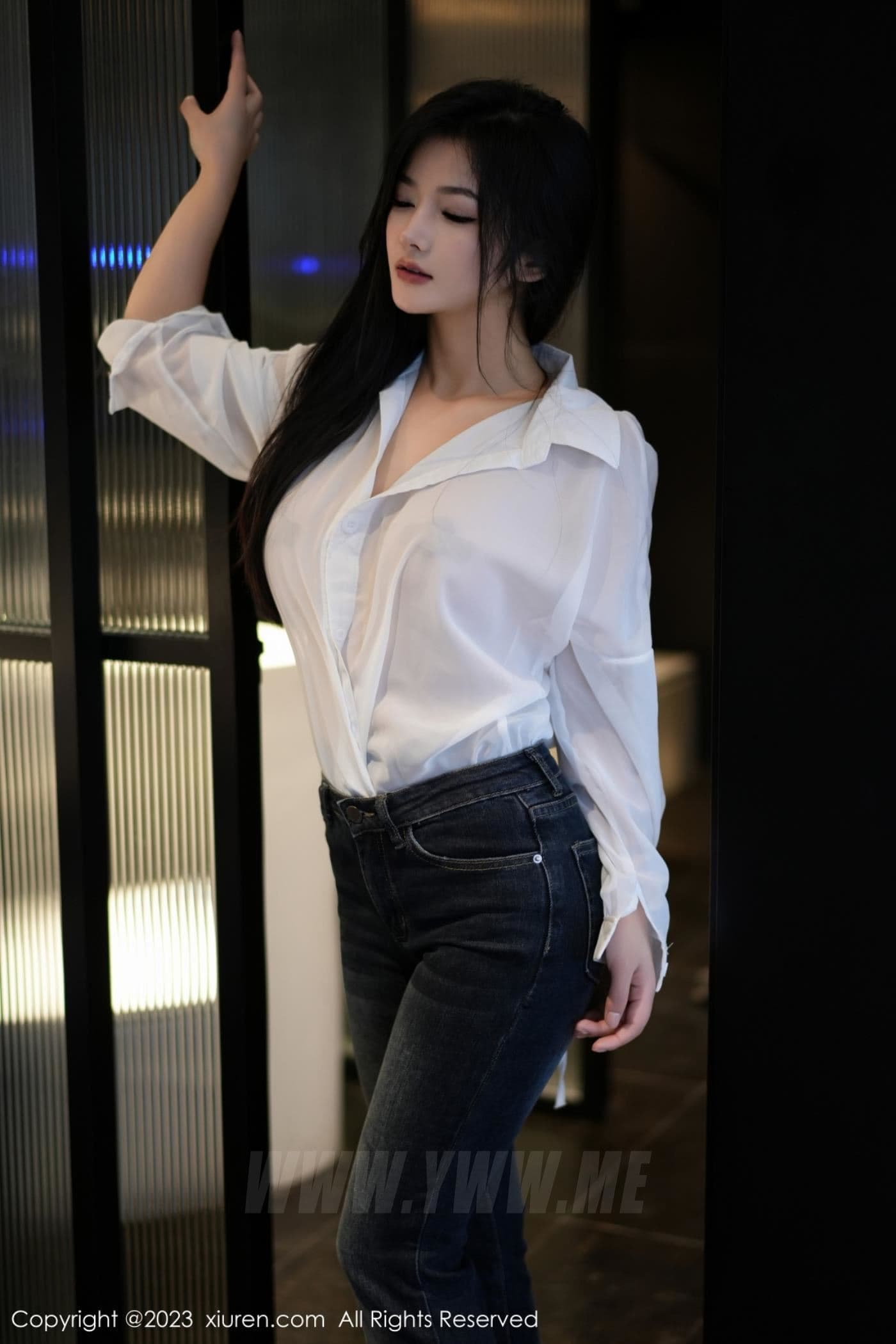 XiuRen秀人网 No.7645 谭小灵 牛仔裤美腿