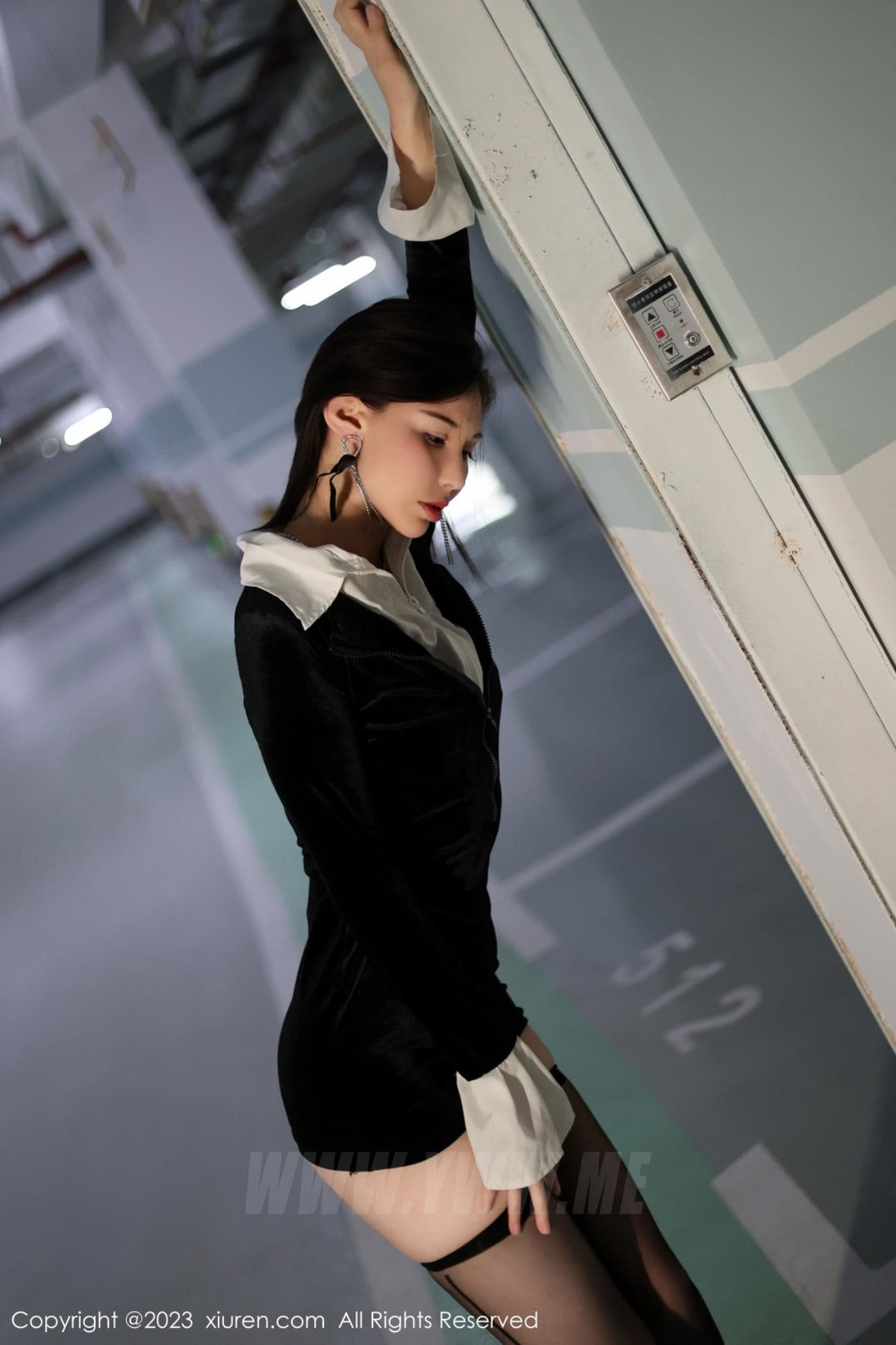 XiuRen秀人网 No.7634 曼柔 黑丝美腿