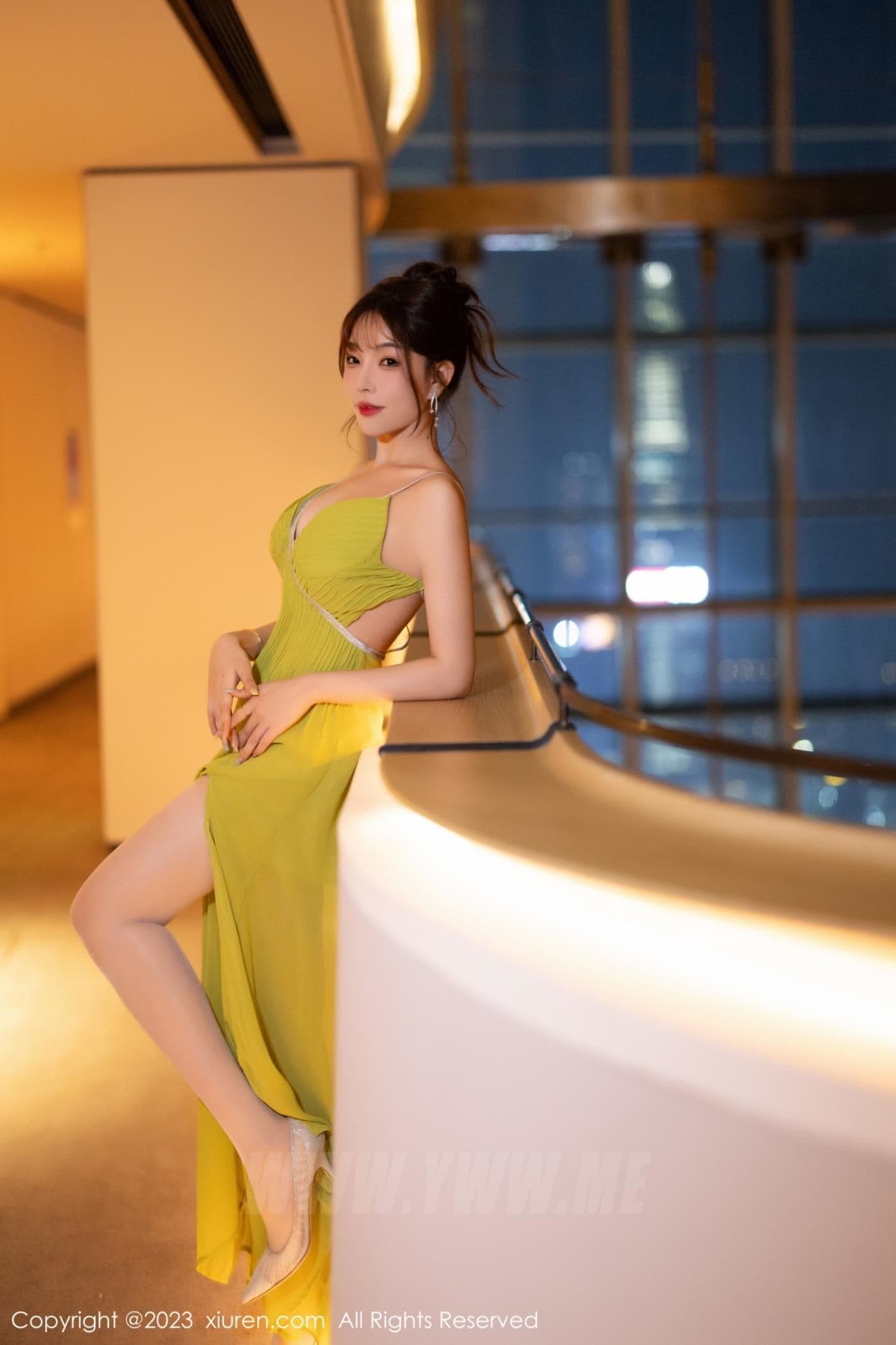 XiuRen秀人网 No.7696 徐莉芝Booty 长裙美腿