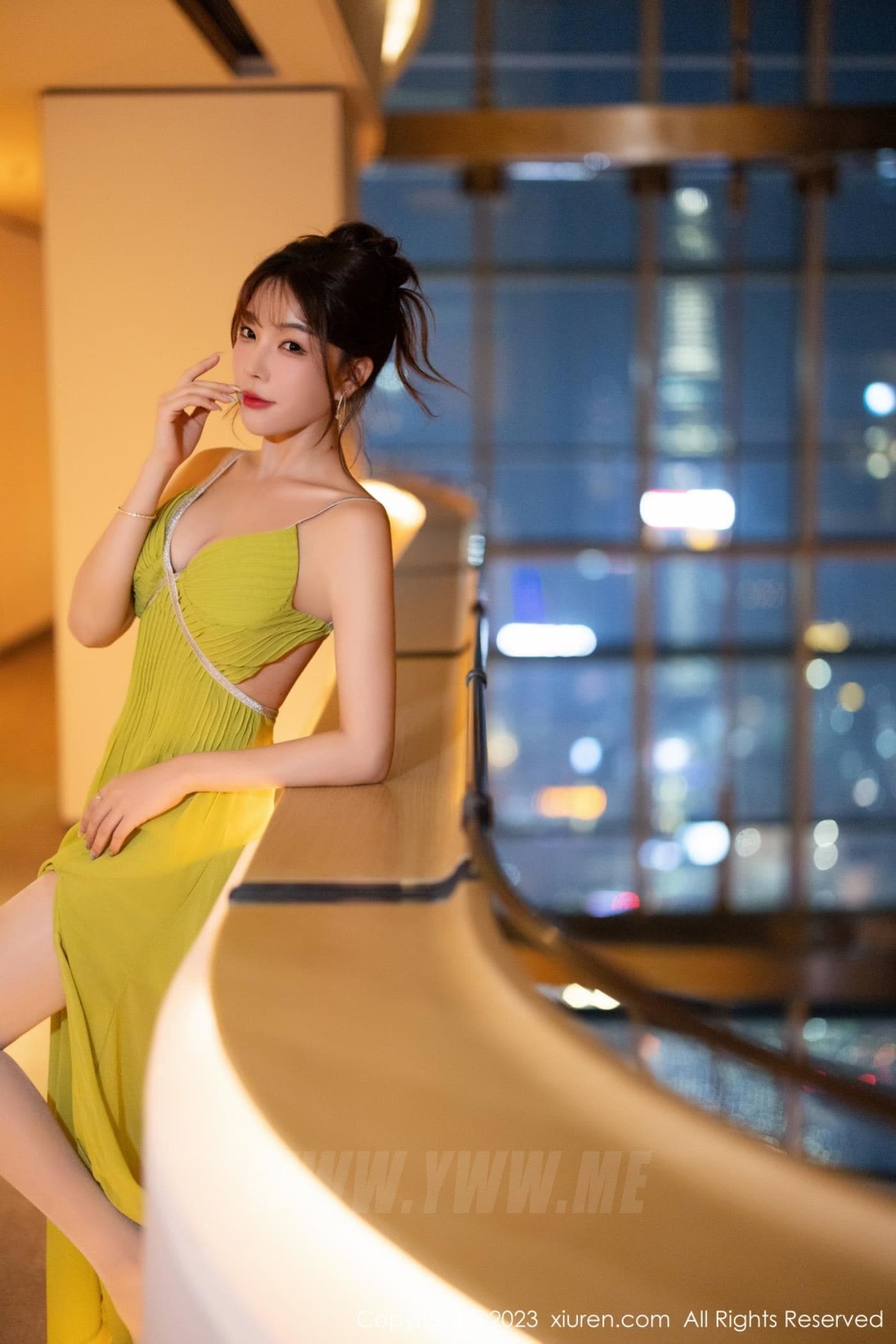XiuRen秀人网 No.7696 徐莉芝Booty 长裙美腿