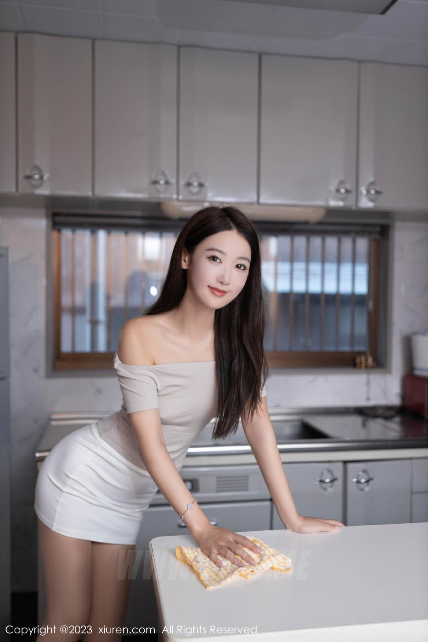 XiuRen秀人网 No.7689 唐安琪 短裙美腿