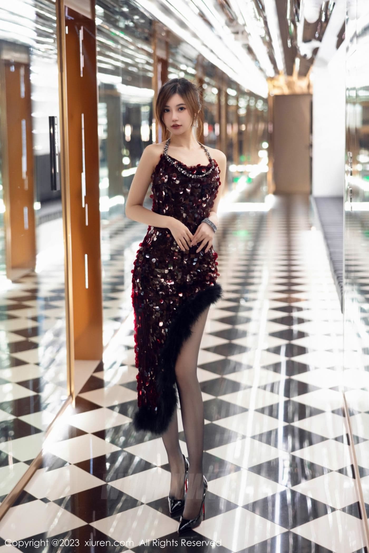 XiuRen秀人网 No.7679 绮里嘉ula 长裙美腿