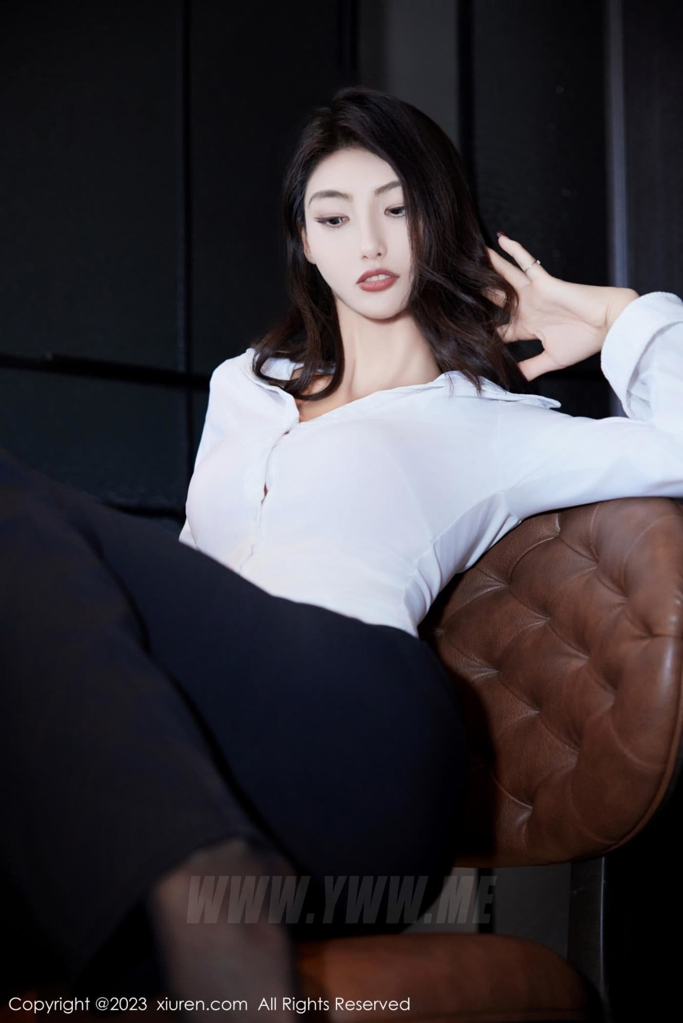 XiuRen秀人网 No.7692 lingyu69 短裙美腿