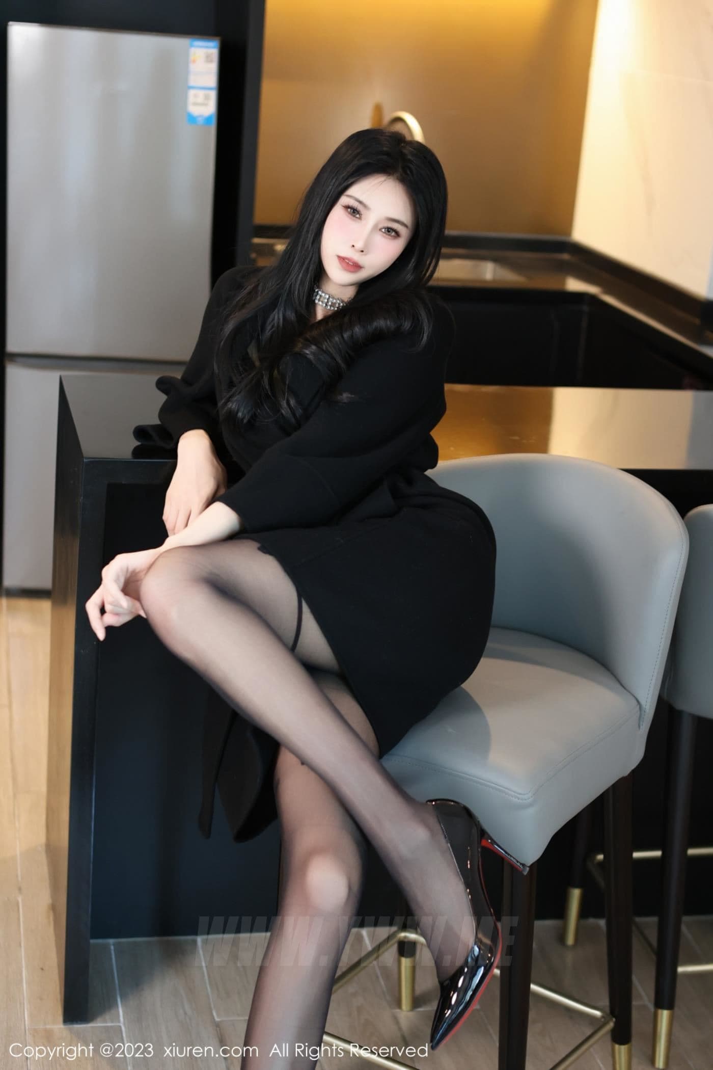 XiuRen秀人网 No.7797 草莓mm 黑丝美腿