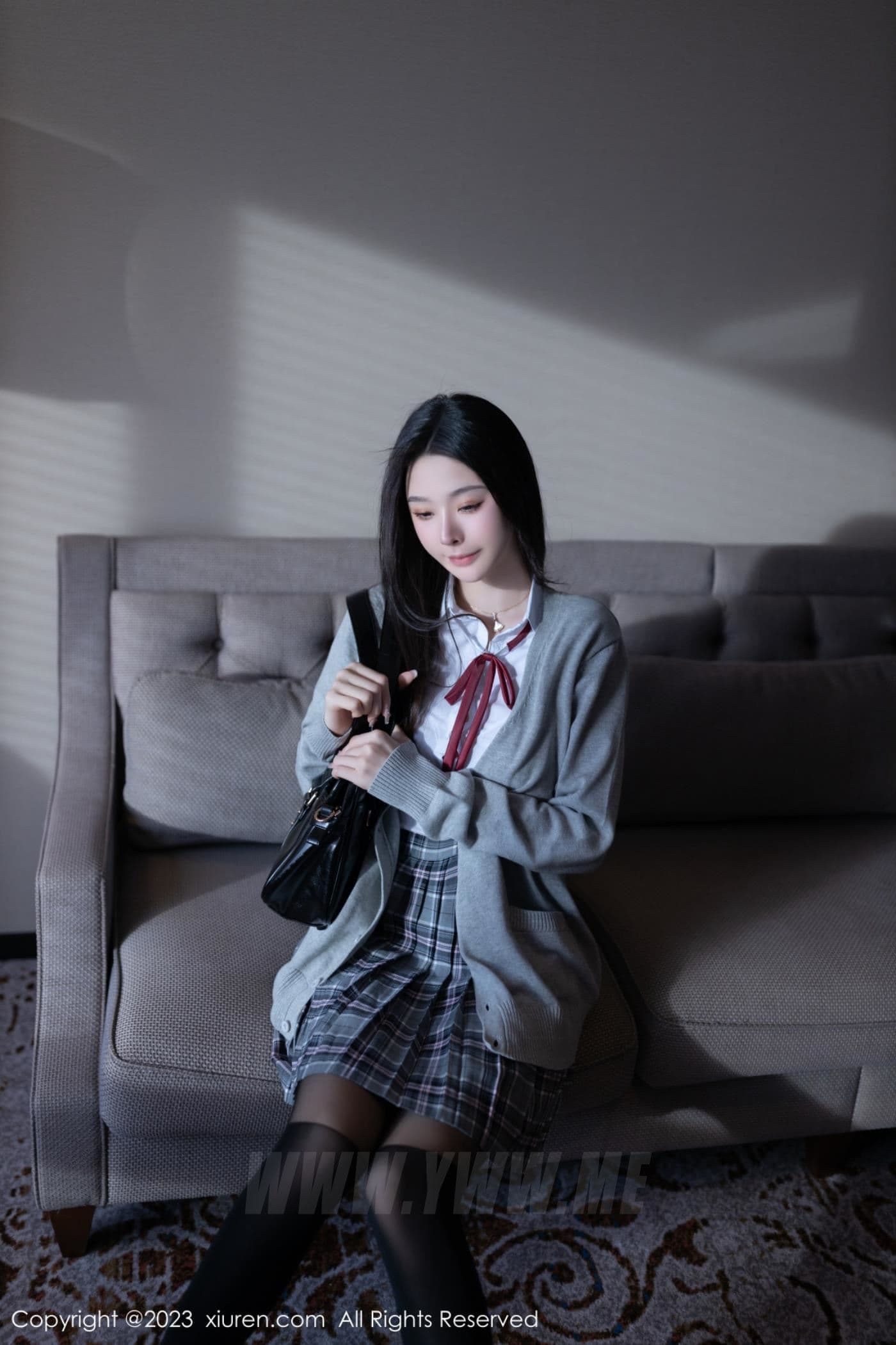 XiuRen秀人网 No.7809 小逗逗 制服美腿