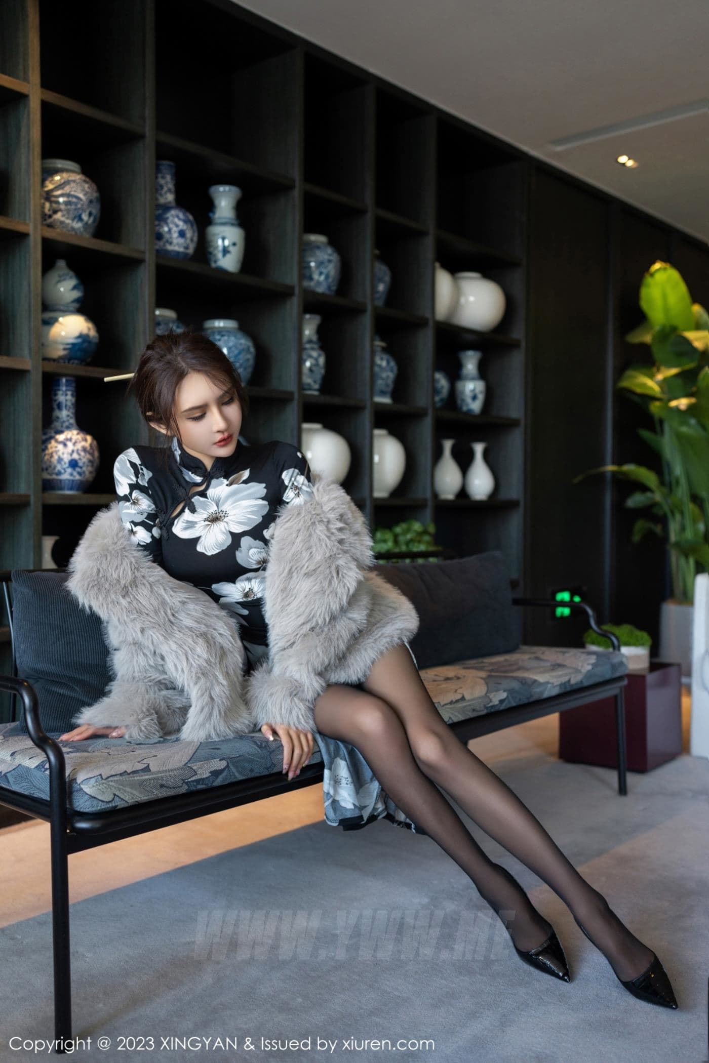XINGYAN星颜社 VOL.221 Emily尹菲 黑丝美臀