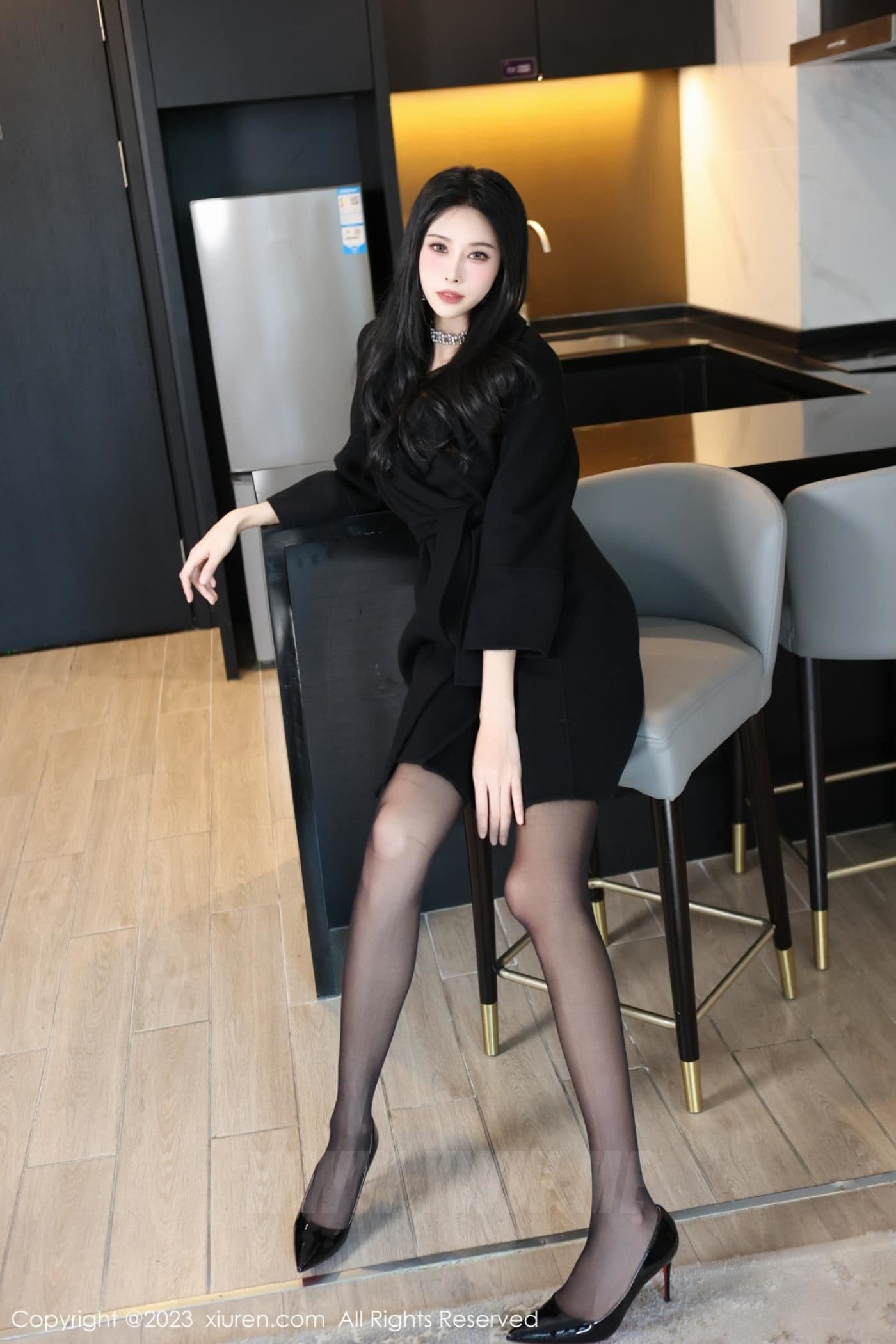 XiuRen秀人网 No.7797 草莓mm 黑丝美腿