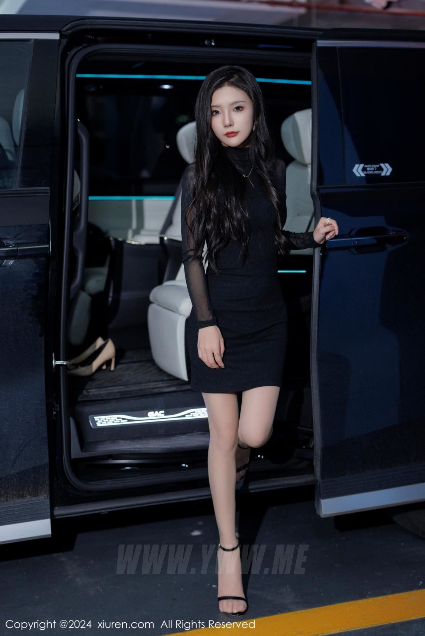 XiuRen秀人网 No.7942 七七kiko 丝袜美腿