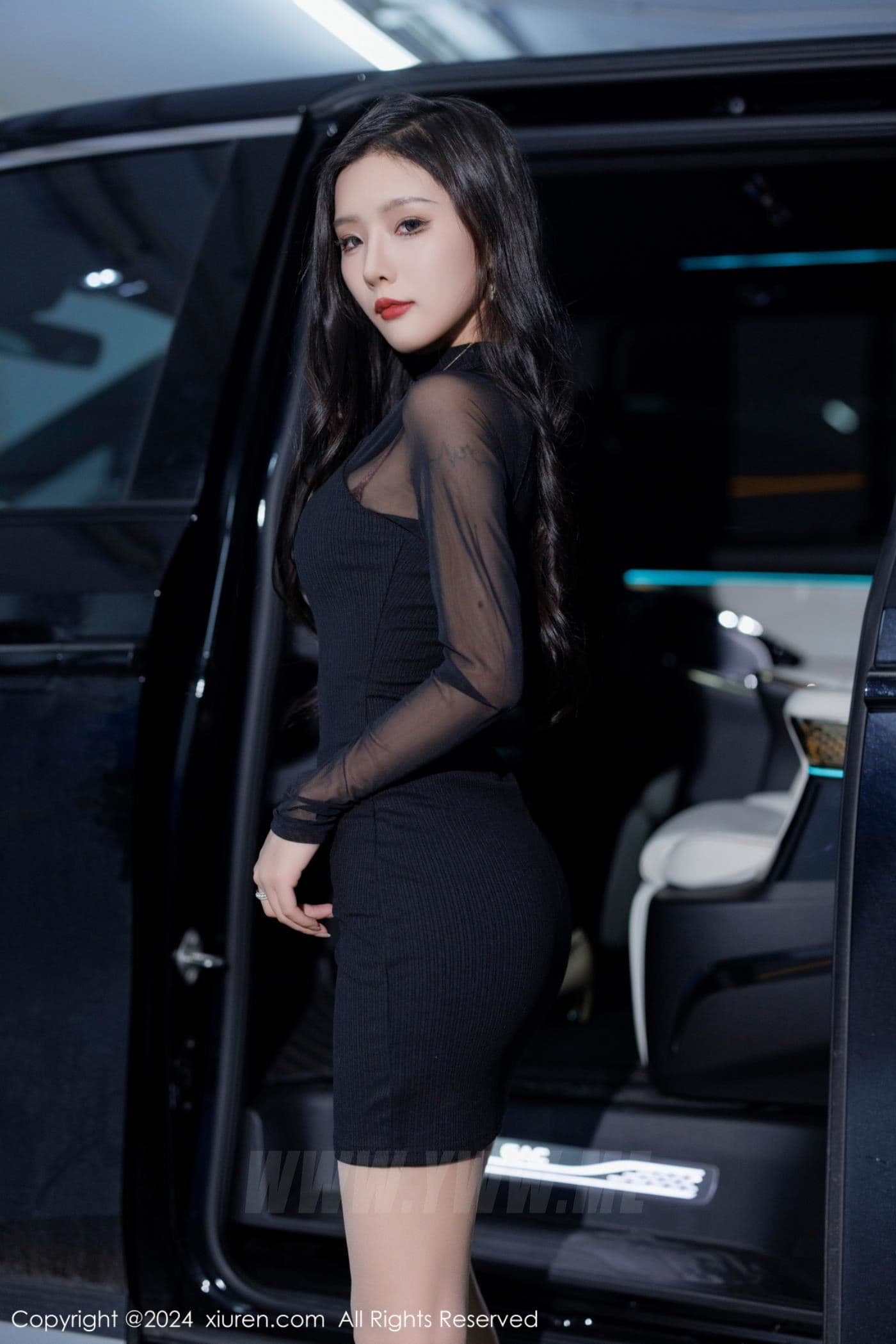 XiuRen秀人网 No.7942 七七kiko 丝袜美腿