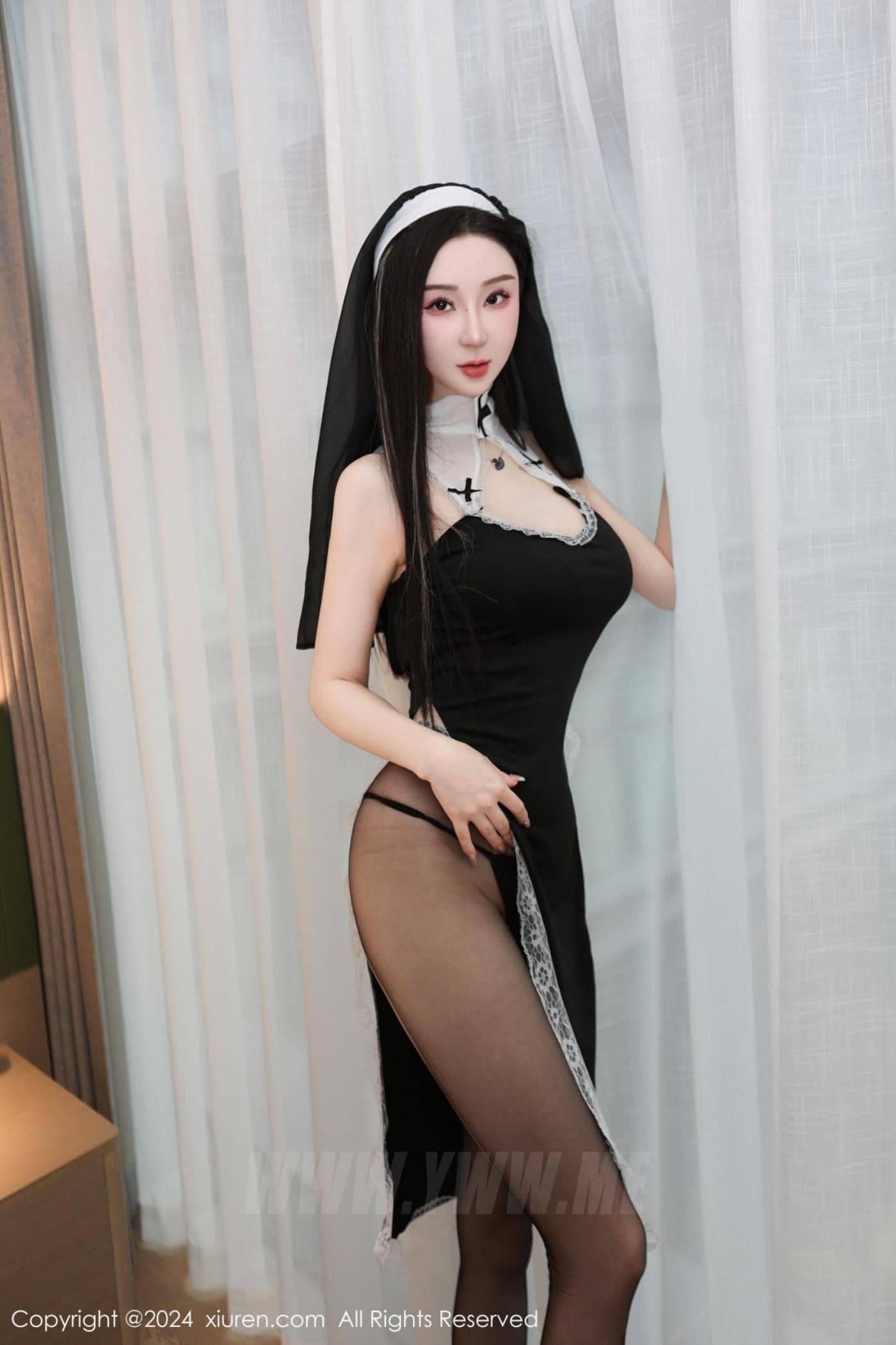 XiuRen秀人网 No.7967 田兮白 黑丝美腿