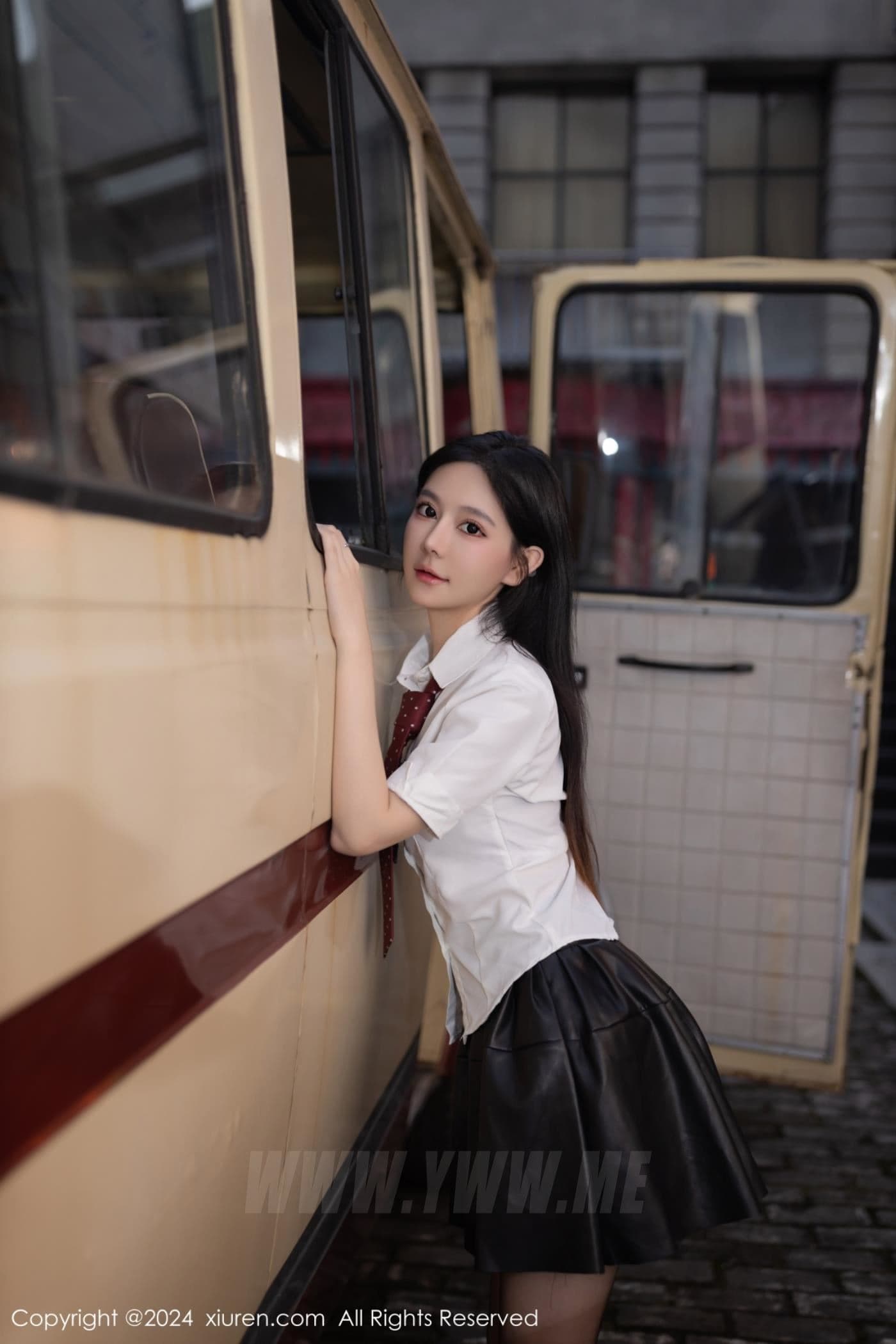 XiuRen秀人网 No.7957 幼幼 美腿短裙