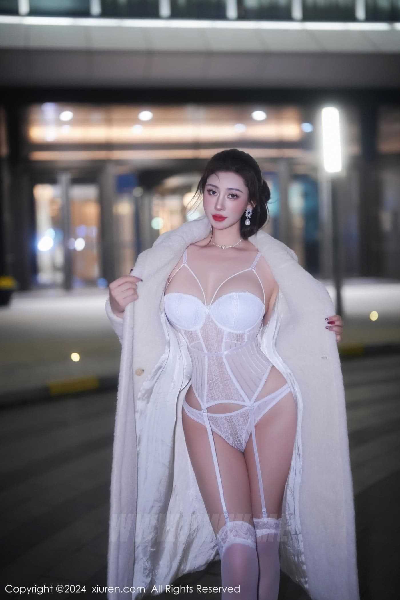 XiuRen秀人网 No.7978 蕾蕾醒了没 新人美臀