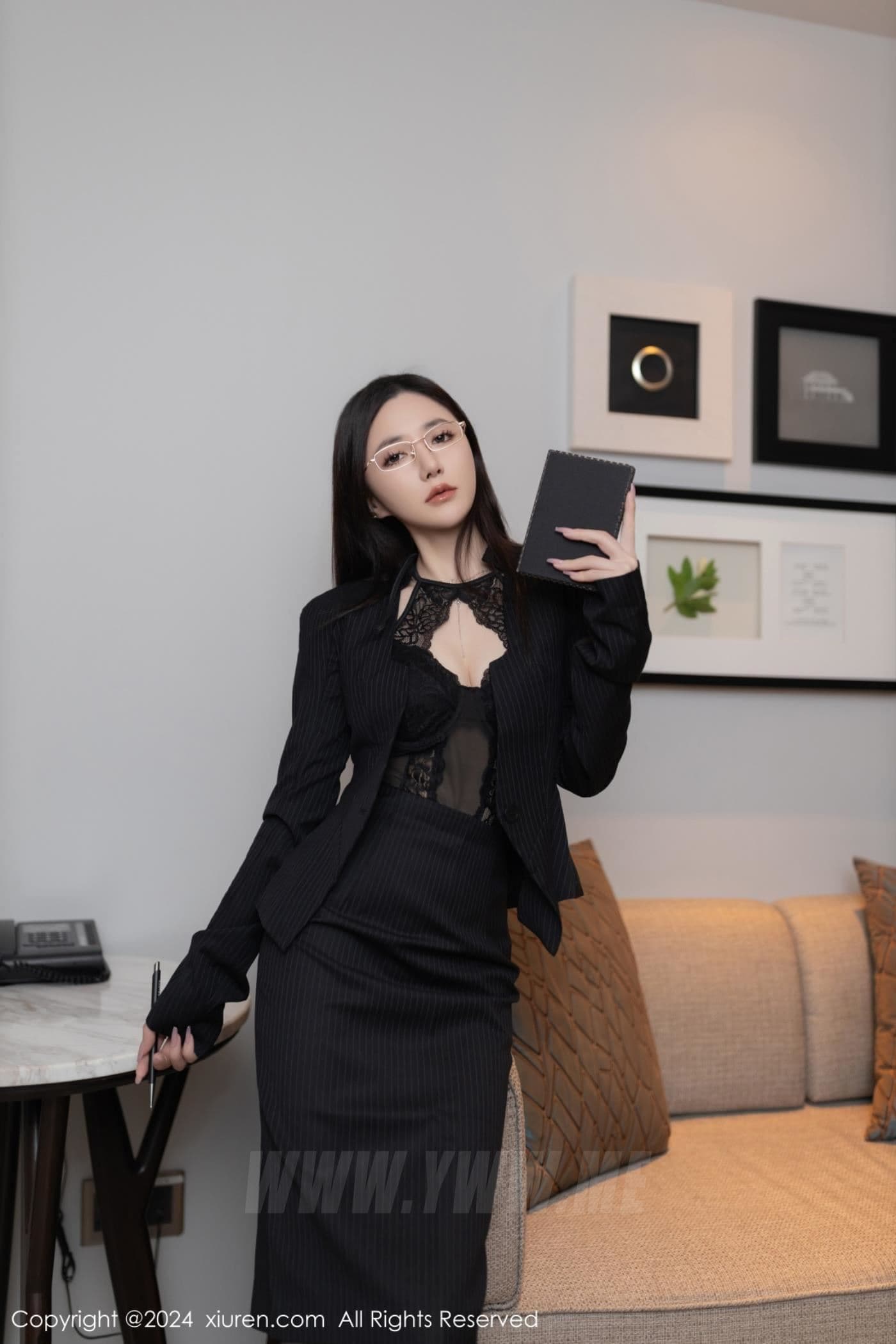 XiuRen秀人网 No.7992 鱼子酱Fish 黑丝美腿