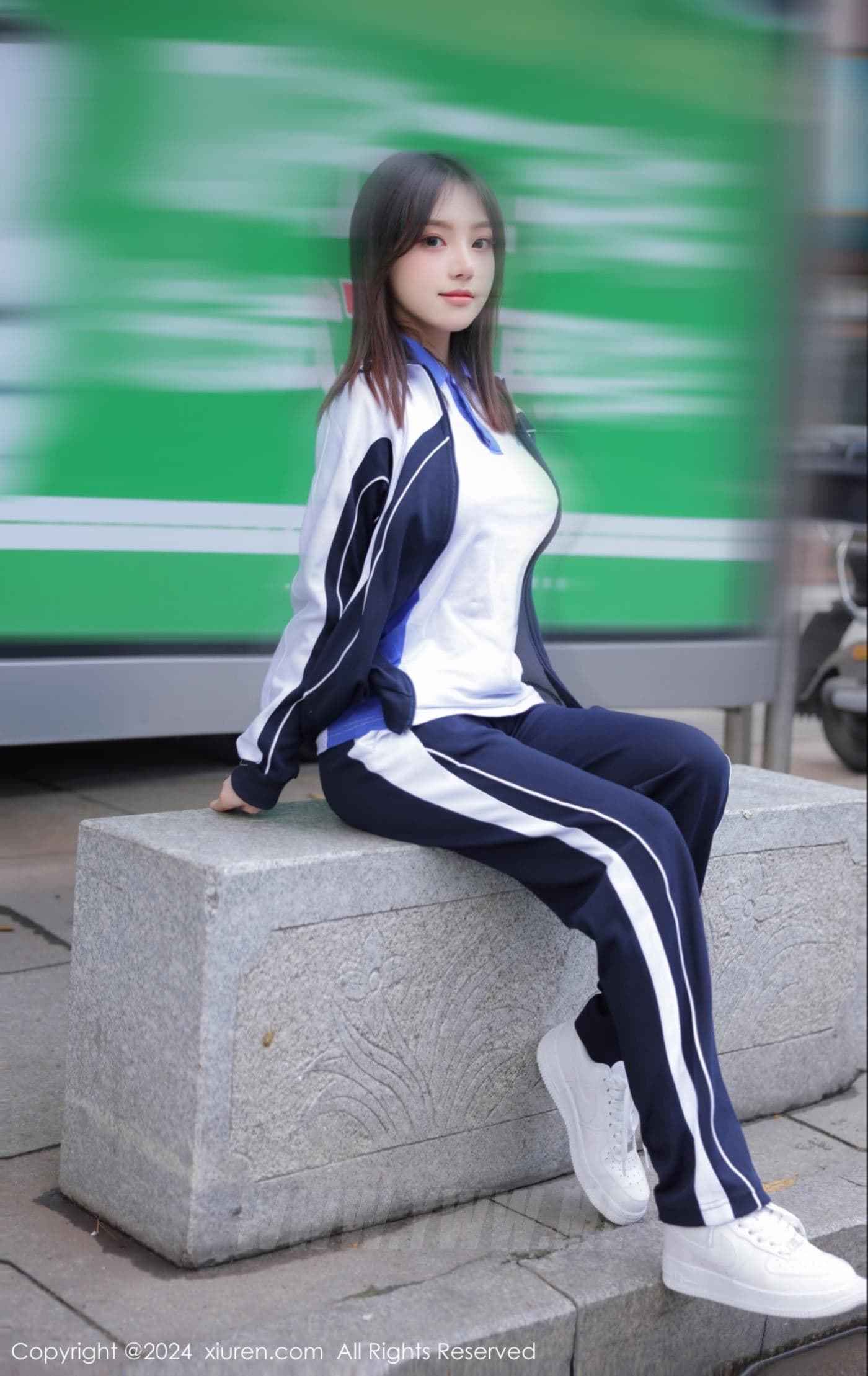 XiuRen秀人网 No.7994 豆瓣酱 制服美臀