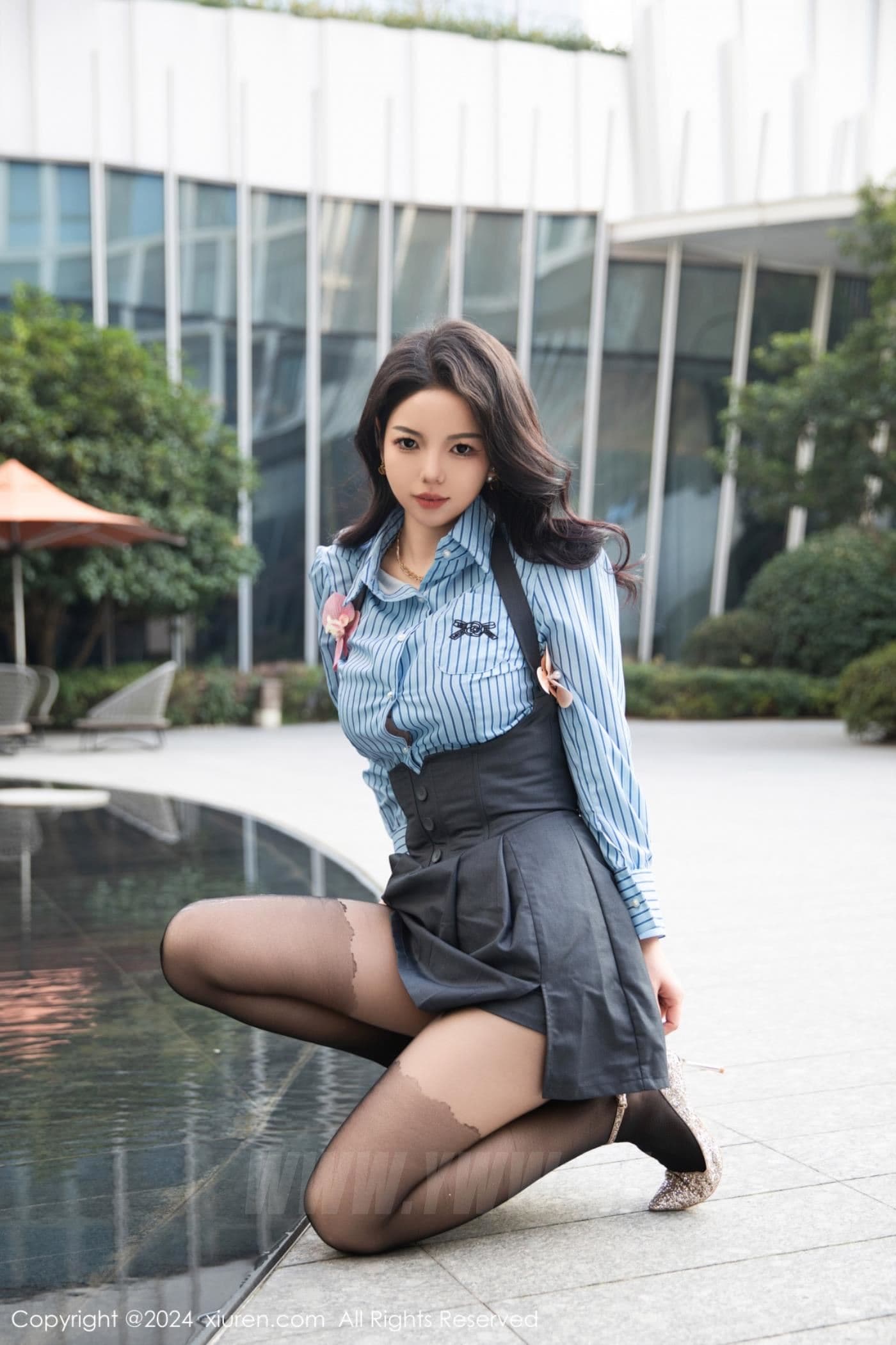 XiuRen秀人网 No.7979 大美妞儿 短裙黑丝