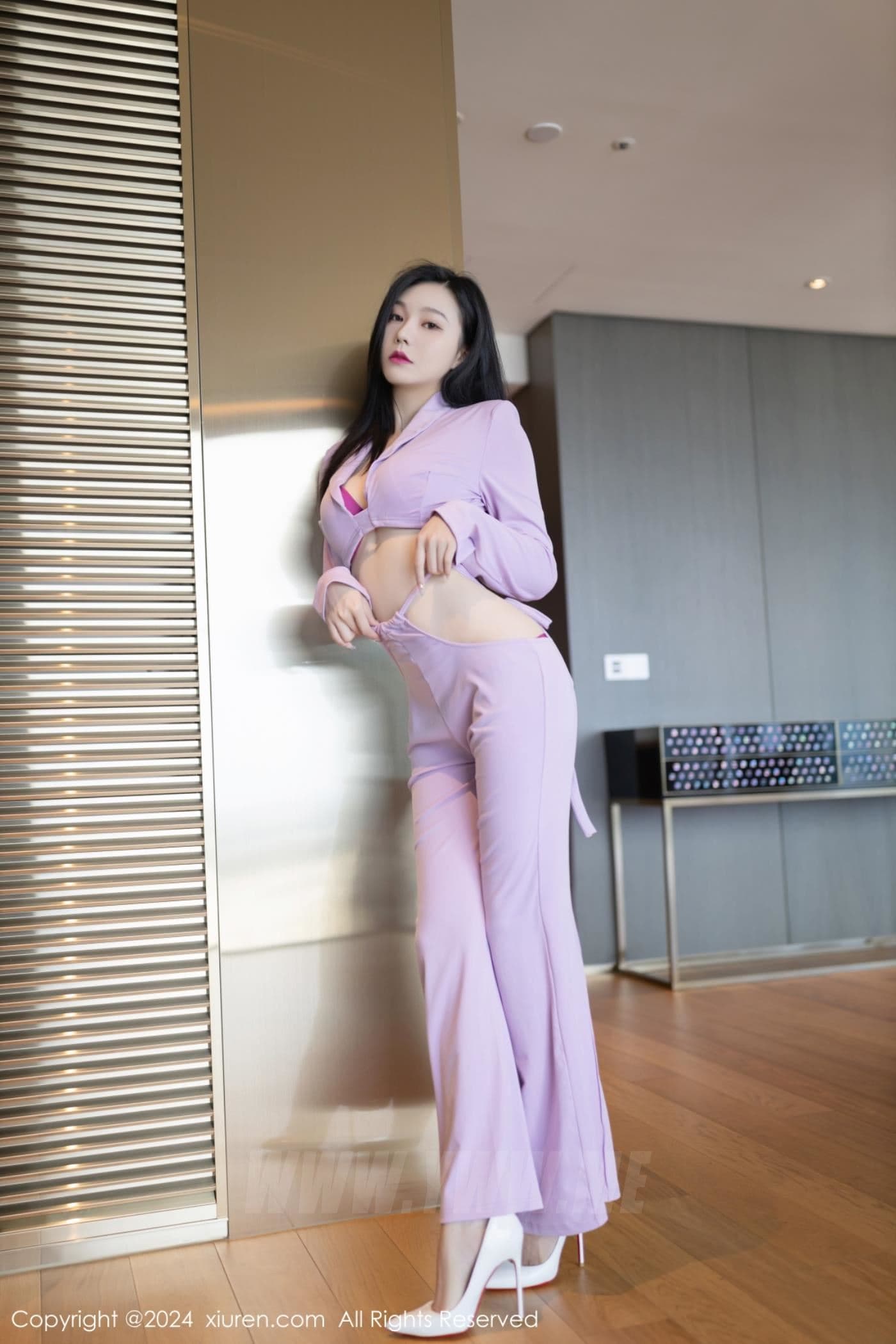 XiuRen秀人网 No.8006 安然anran OL美腿