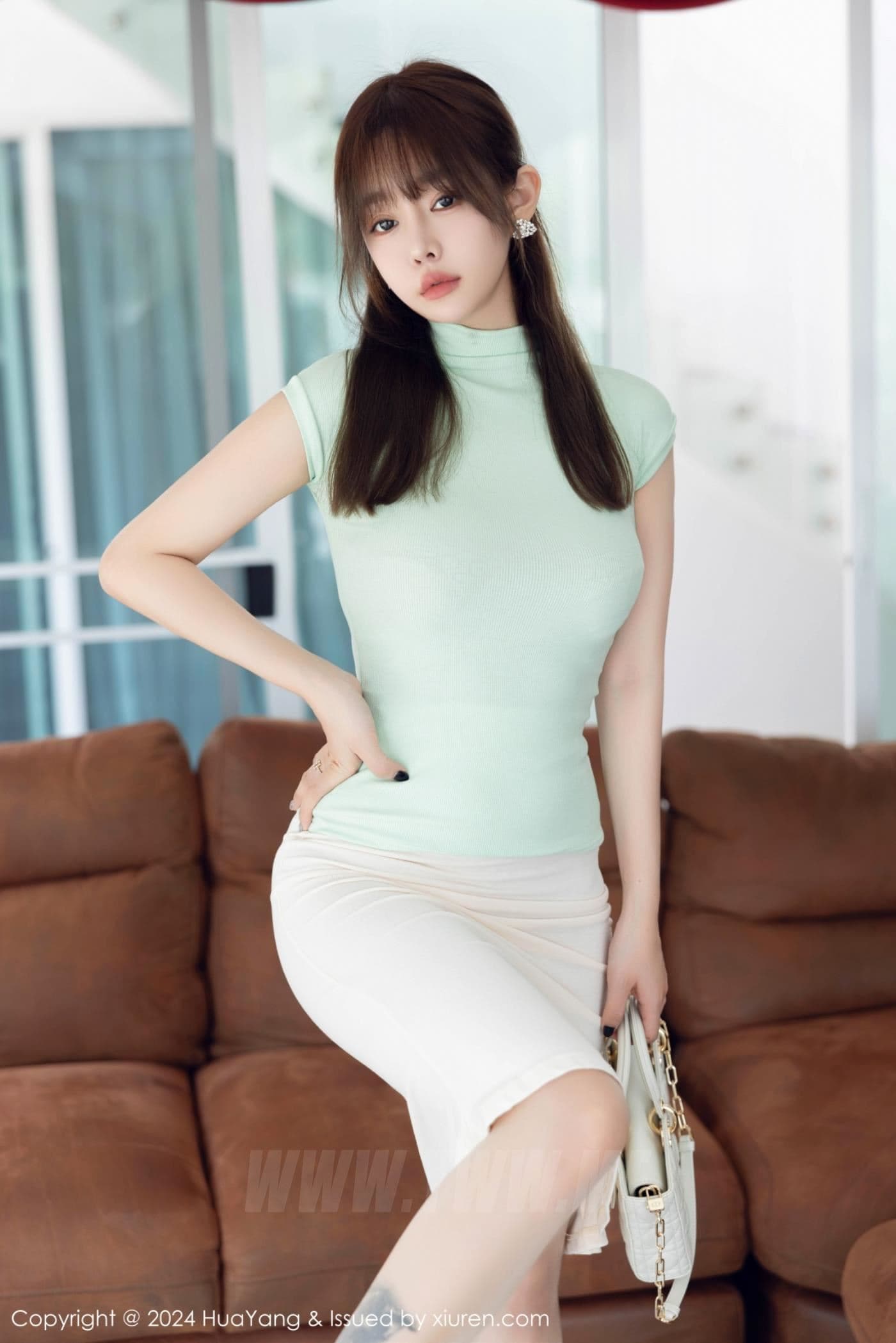 HuaYang花漾 VOL.565 王雨纯 短裙美臀