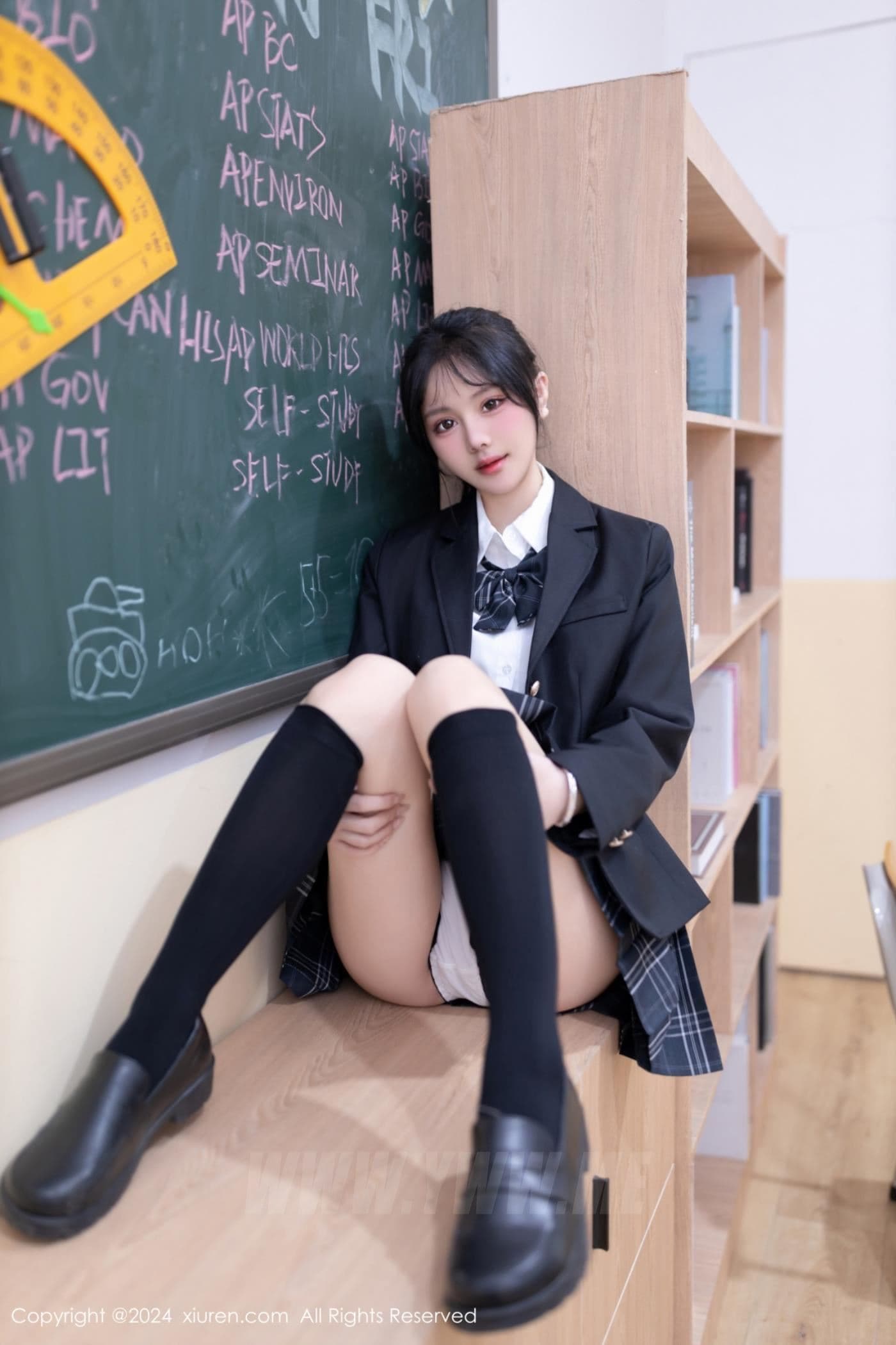 XiuRen秀人网 No.8058 幼幼 美腿性感