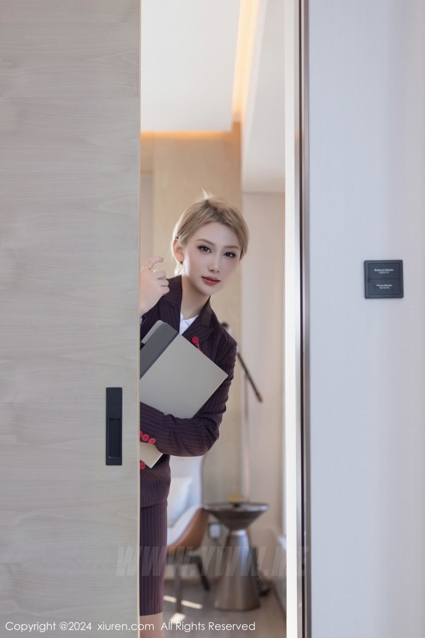 XiuRen秀人网 No.8042 沈青黛 美腿丝袜