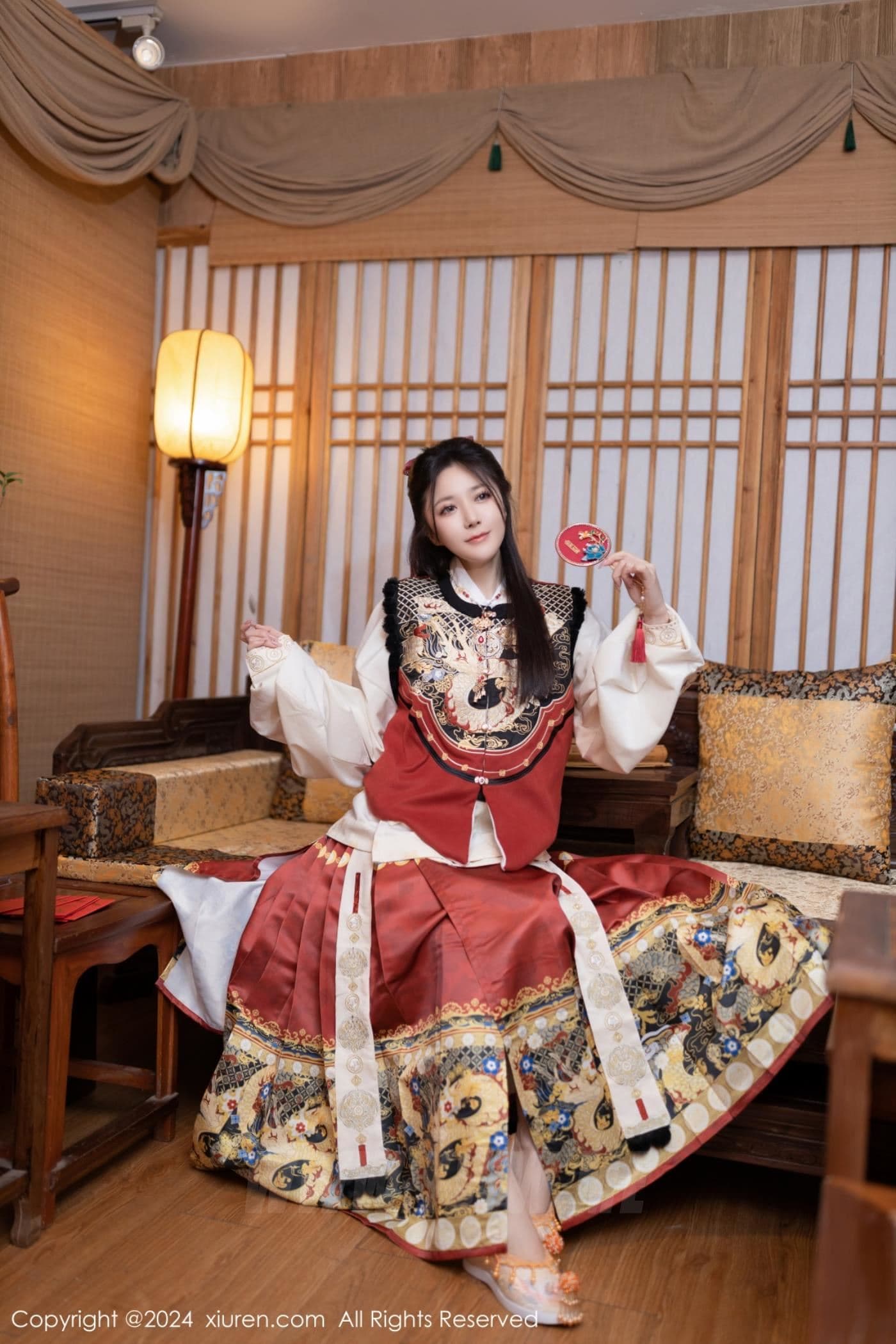 XiuRen秀人网 No.8095 鱼子酱Fish 美腿妩媚