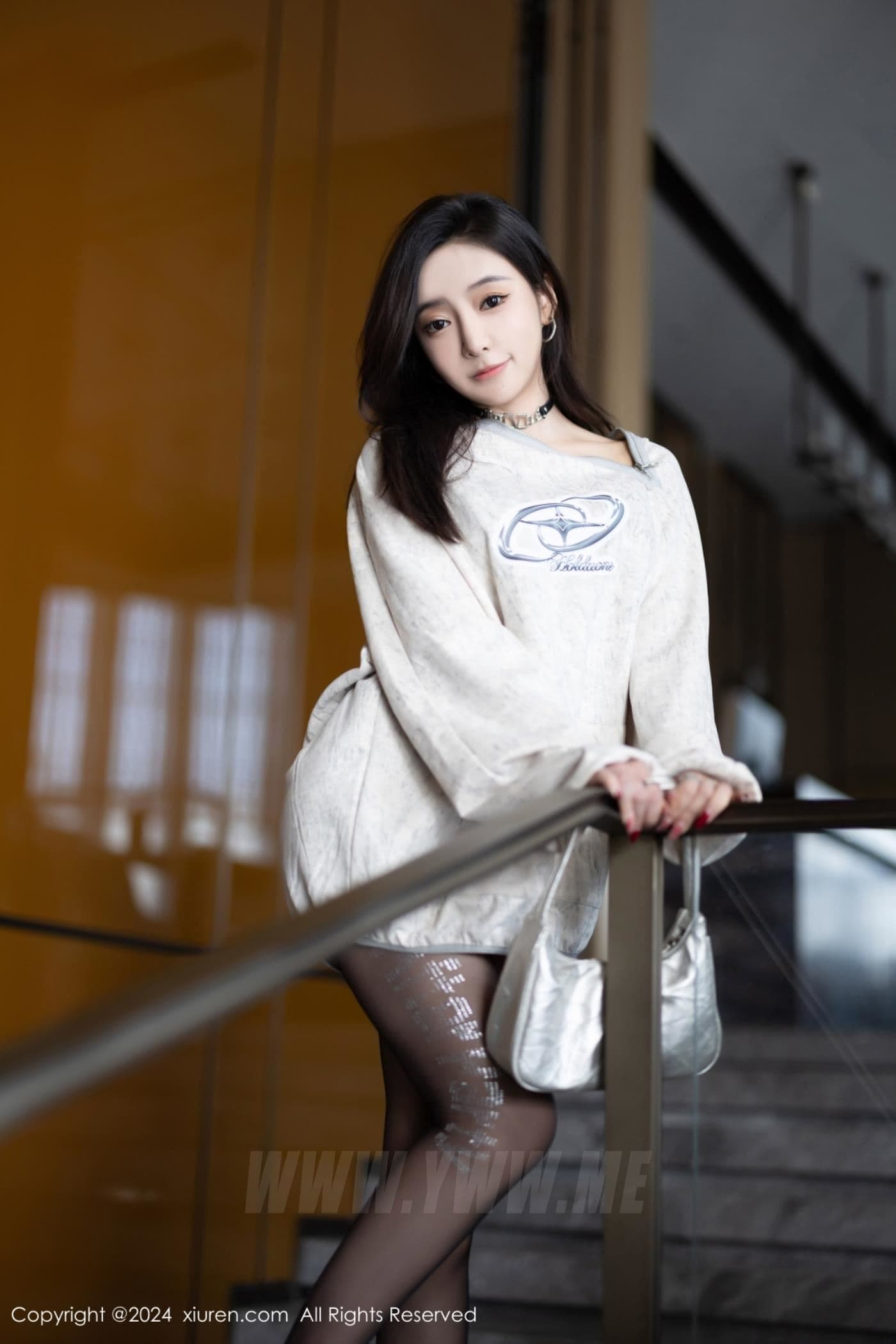 XiuRen秀人网 No.8135 王馨瑶yanni 美腿黑丝