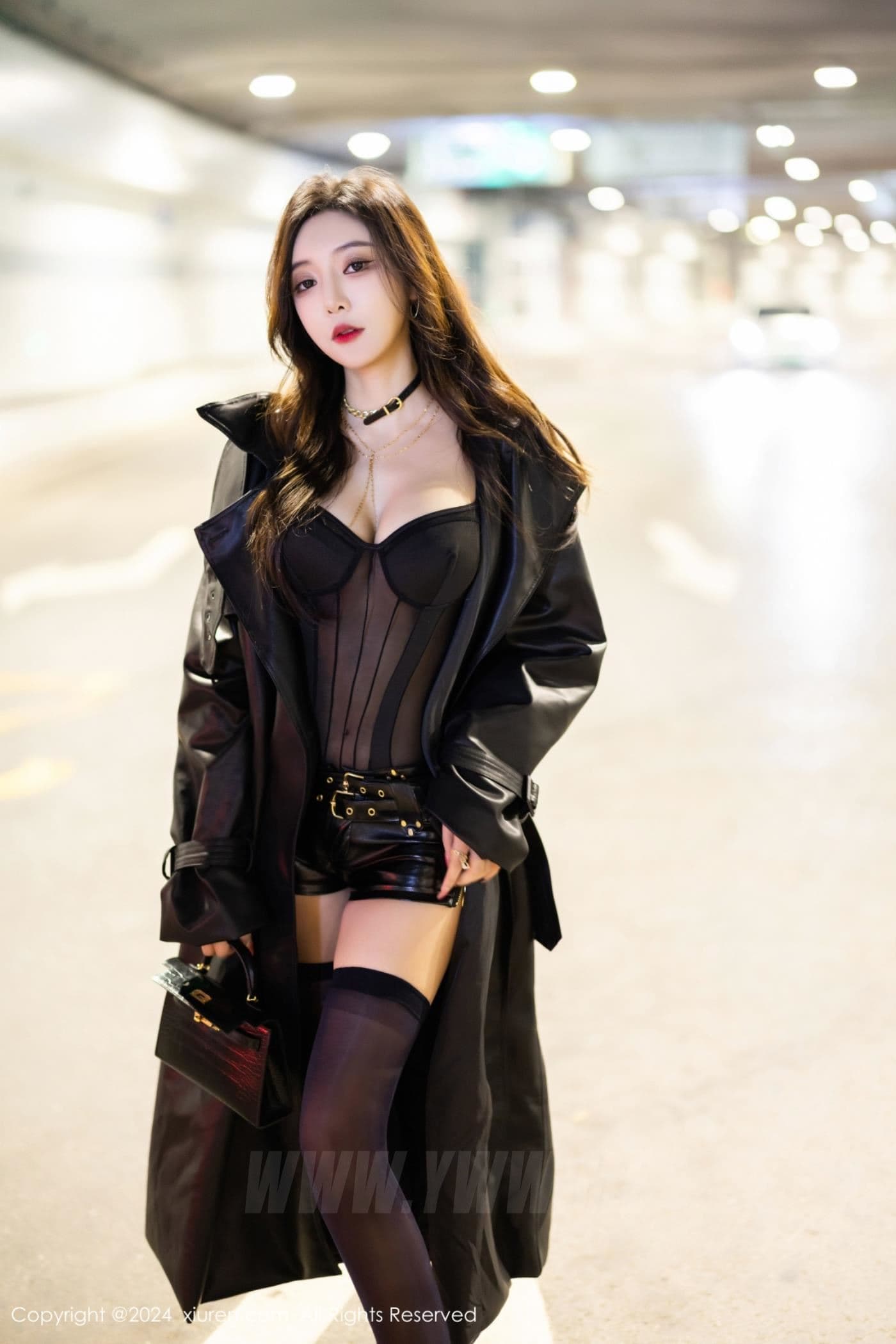 XiuRen秀人网 No.8158 王馨瑶yanni 黑丝美腿