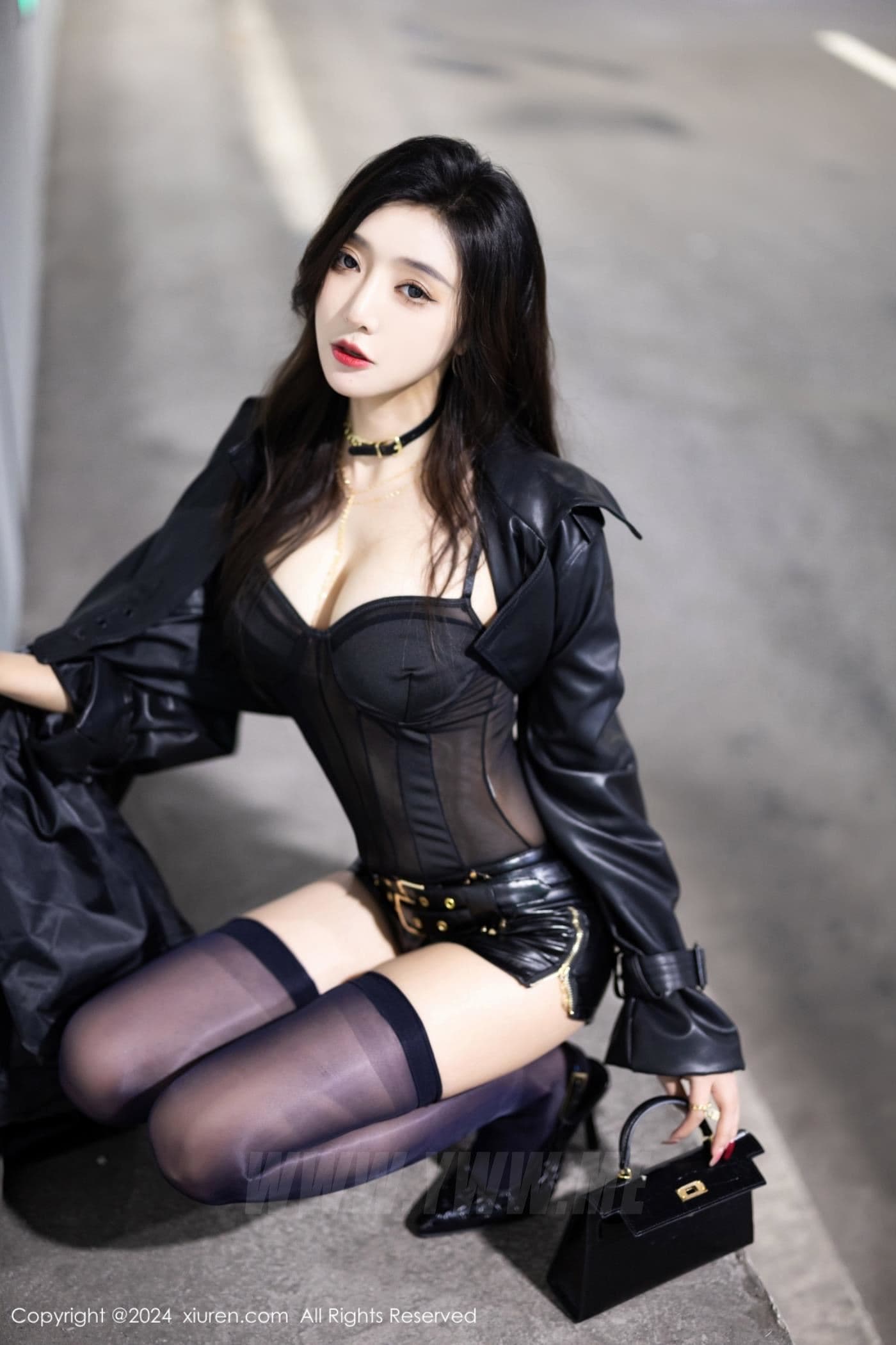 XiuRen秀人网 No.8158 王馨瑶yanni 黑丝美腿