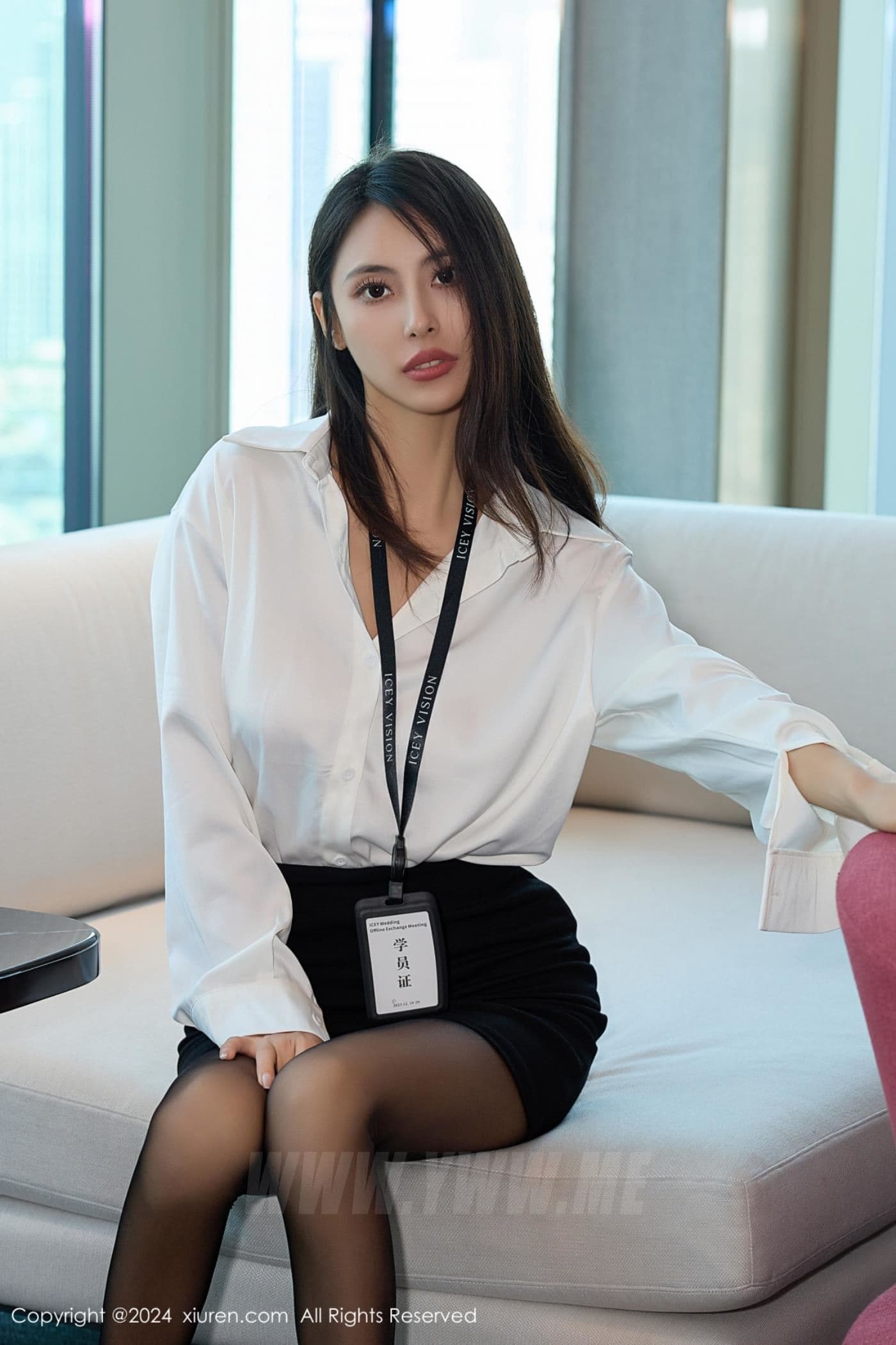 XiuRen秀人网 No.8155 lingyu69 黑丝美腿